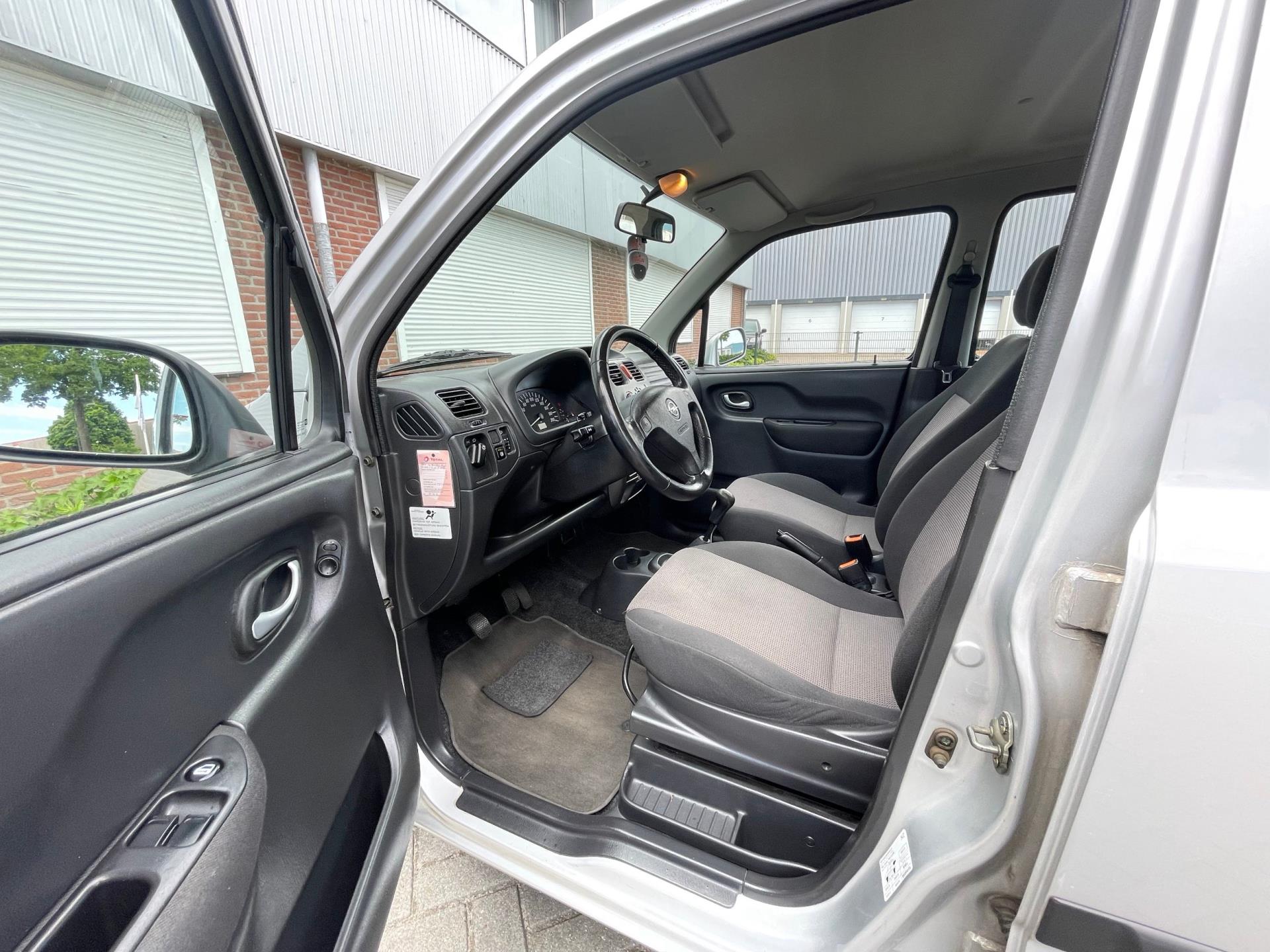 opel-agila-image9.jpg