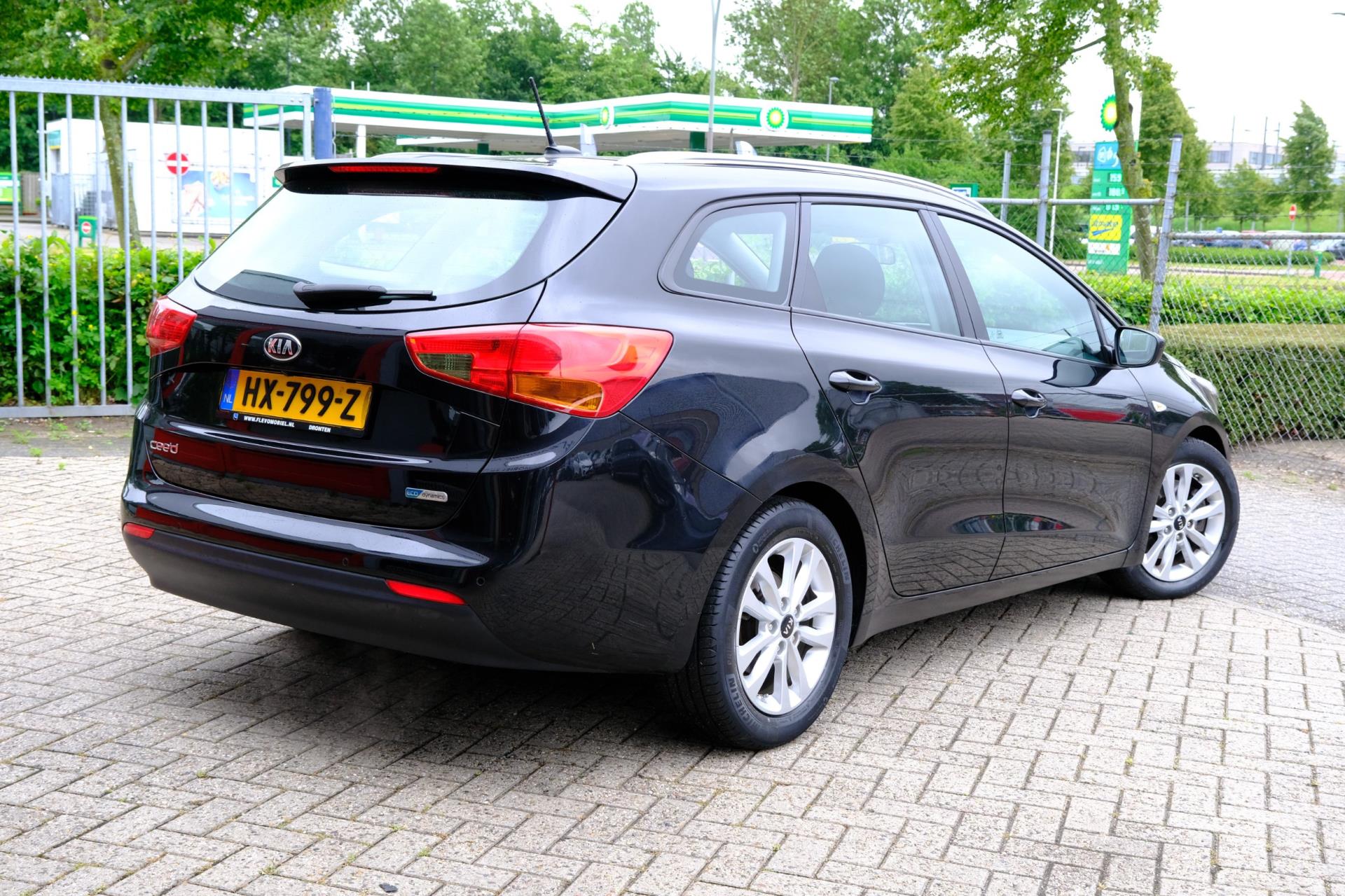 kia-ceed-sportswagon-image3.jpg
