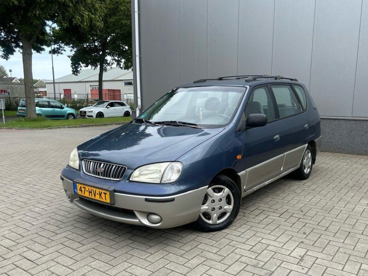 774478970/kia-carens-image1.jpg