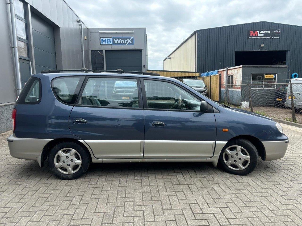 kia-carens-image4.jpg