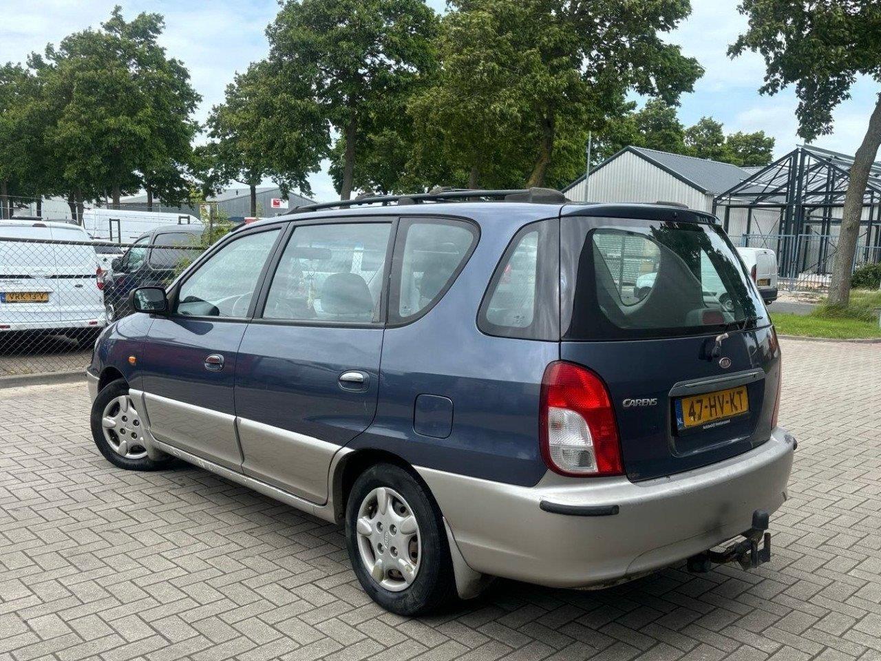 kia-carens-image7.jpg