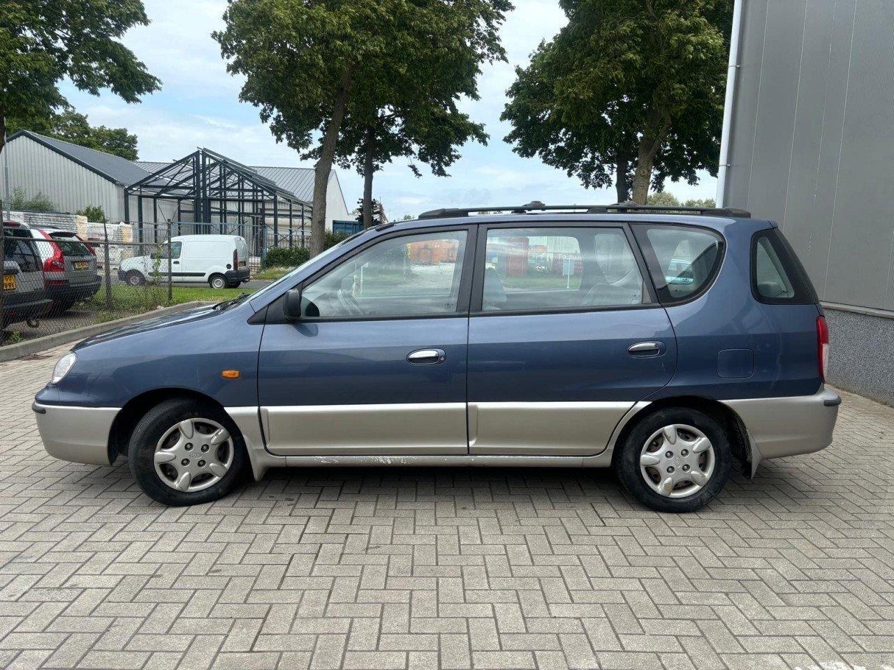 kia-carens-image8.jpg