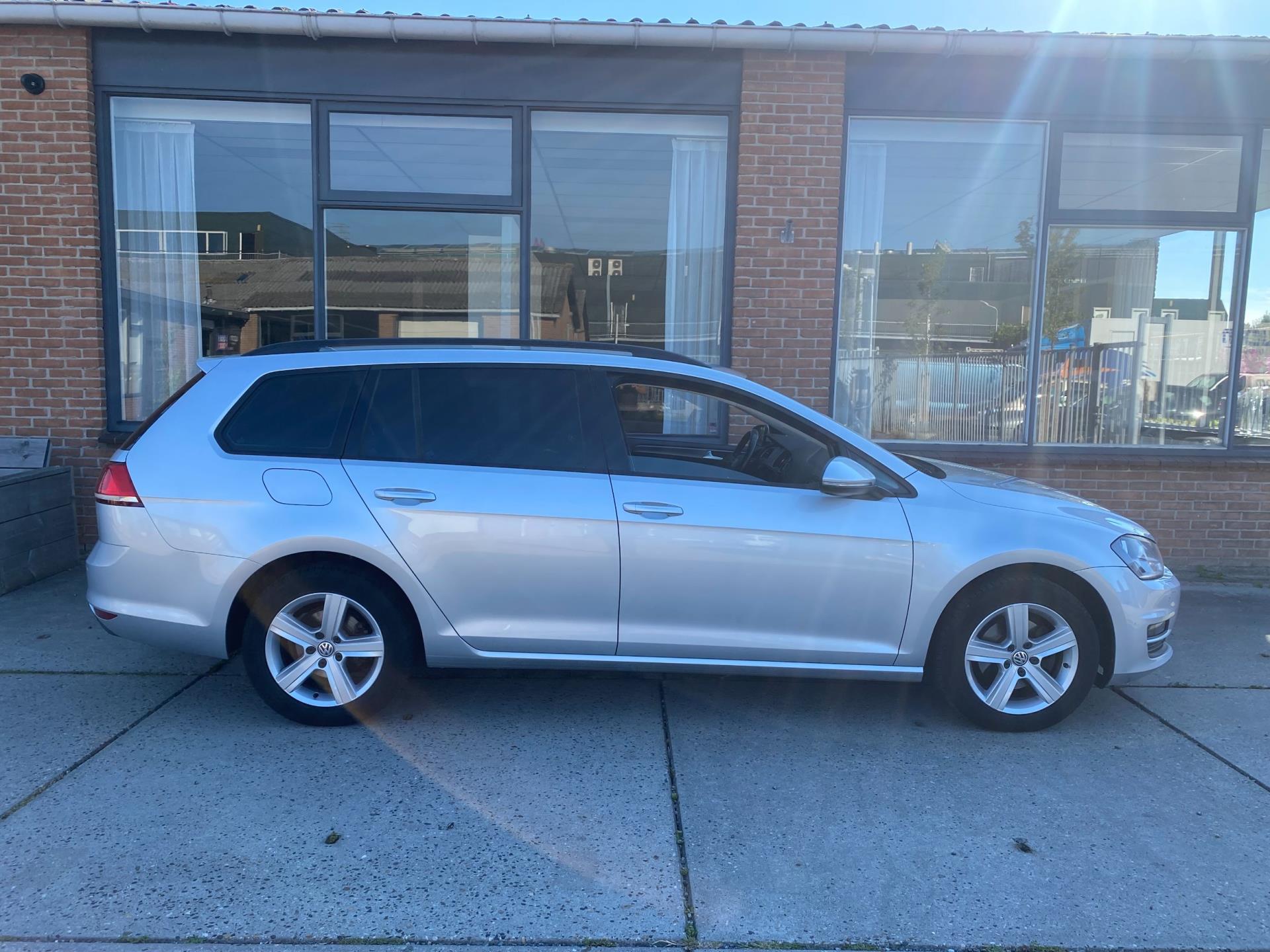 volkswagen-golf-image4.jpg
