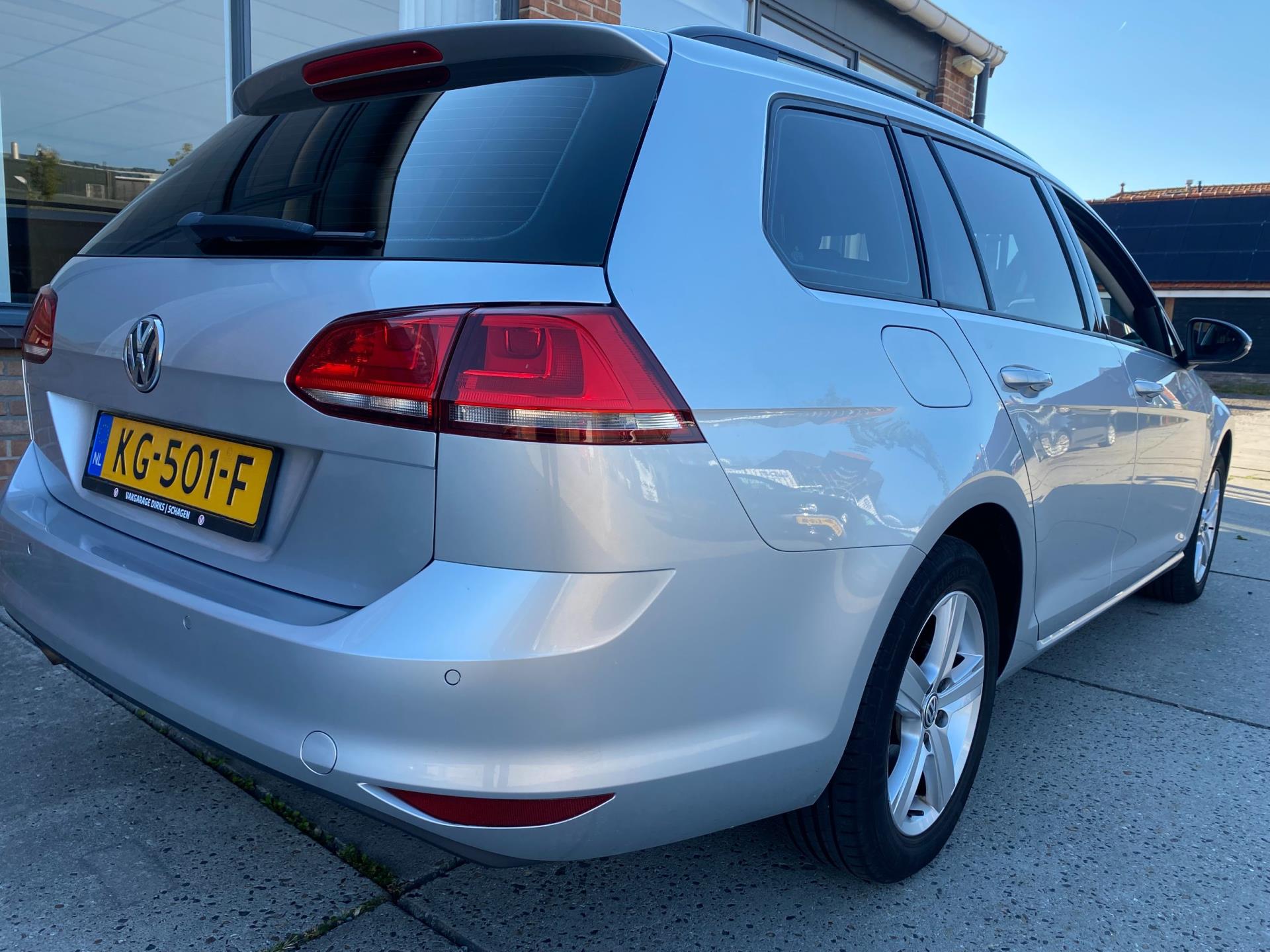 volkswagen-golf-image6.jpg