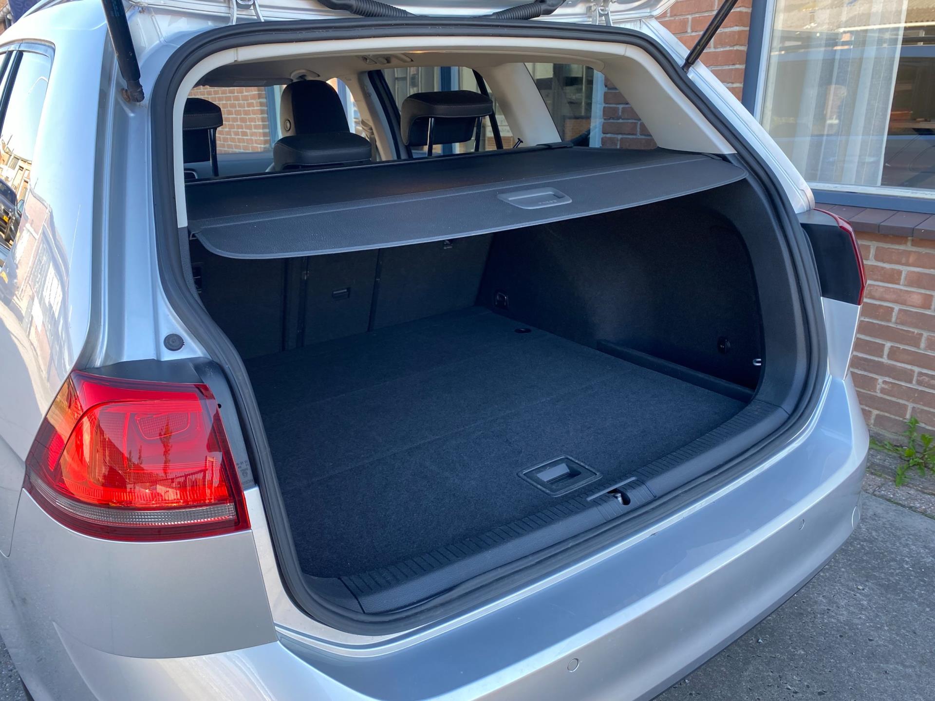 volkswagen-golf-image8.jpg