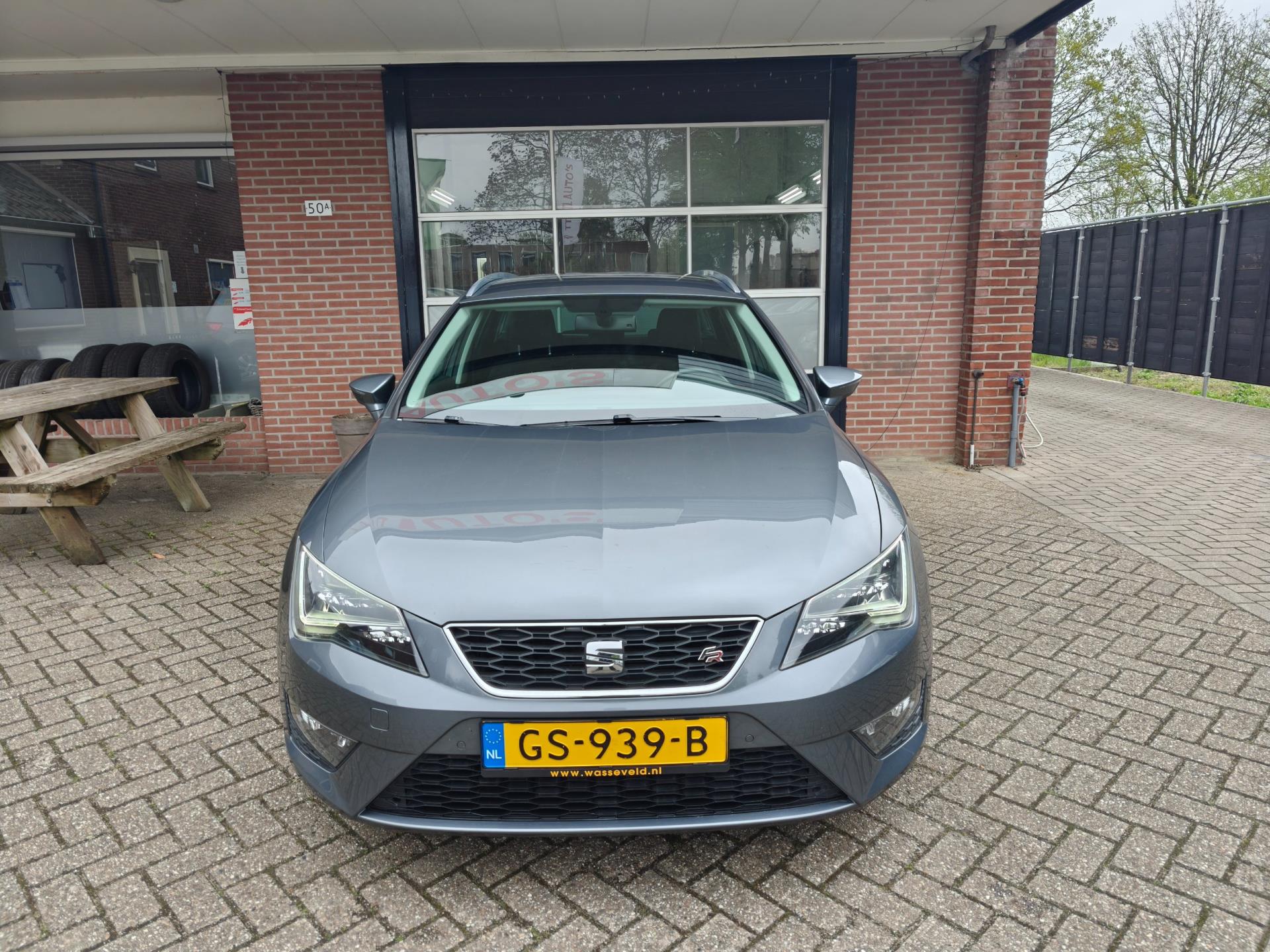 seat-león-st-image2.jpg