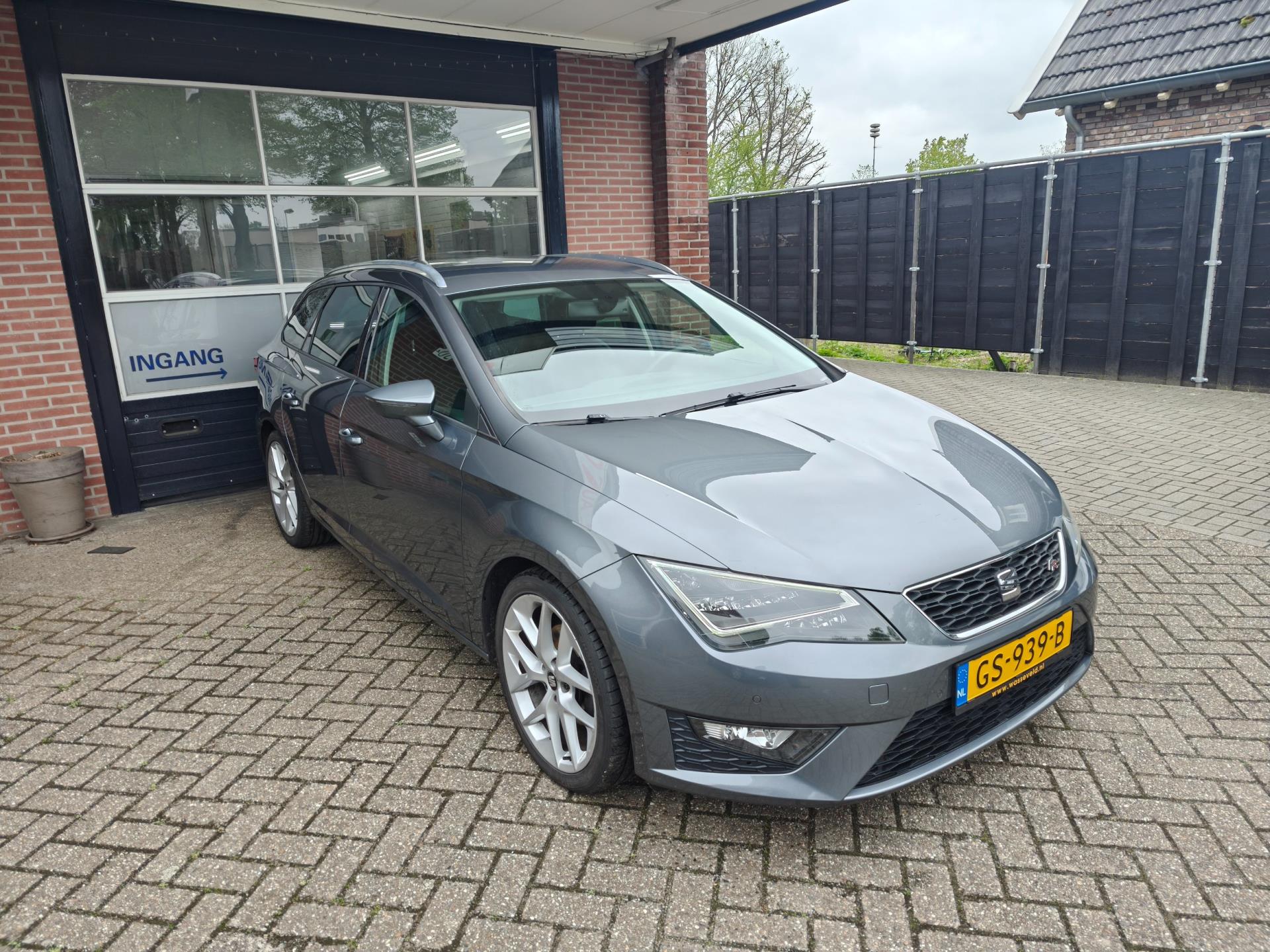 seat-león-st-image3.jpg