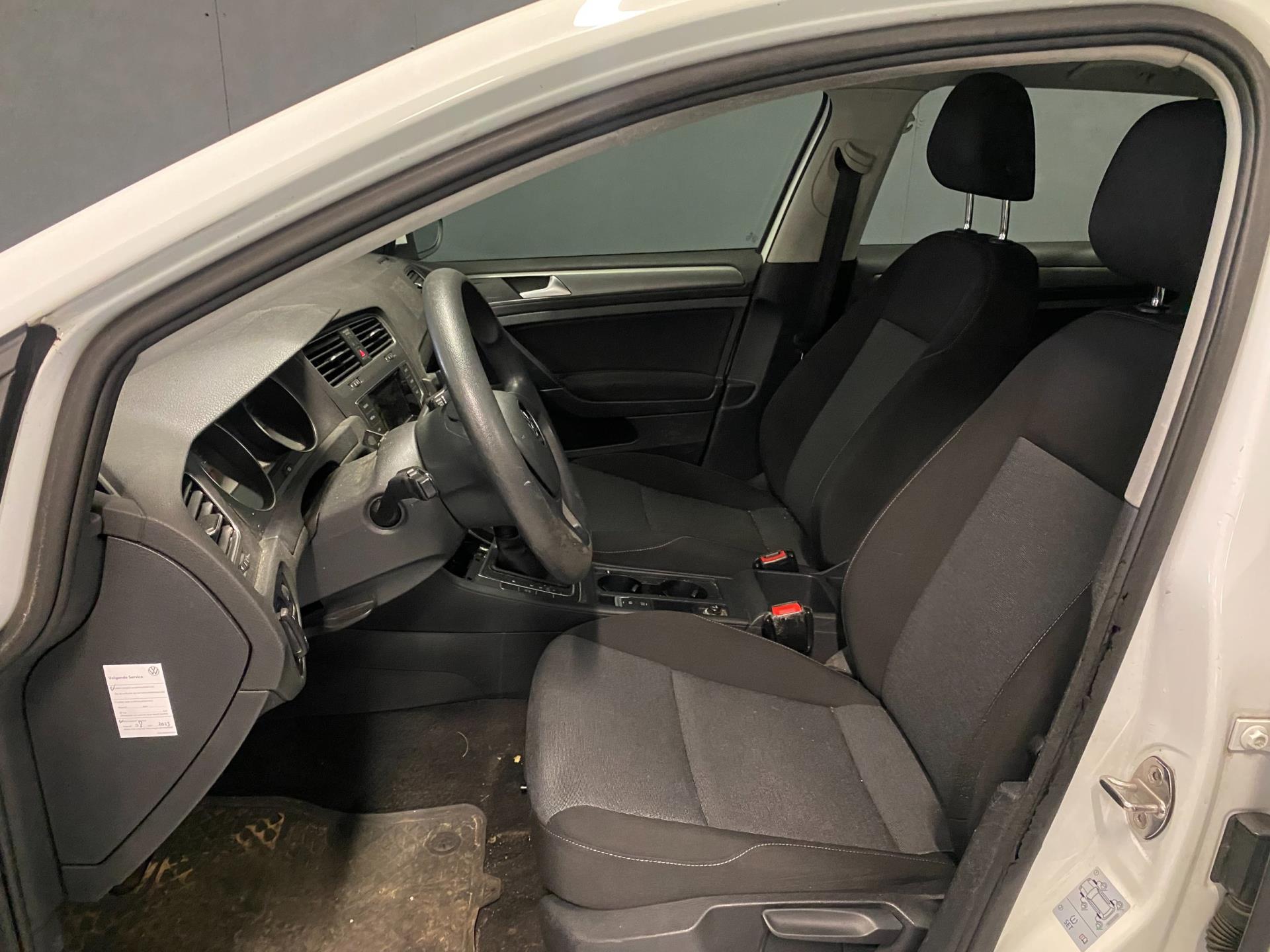 volkswagen-golf-variant-image10.jpg