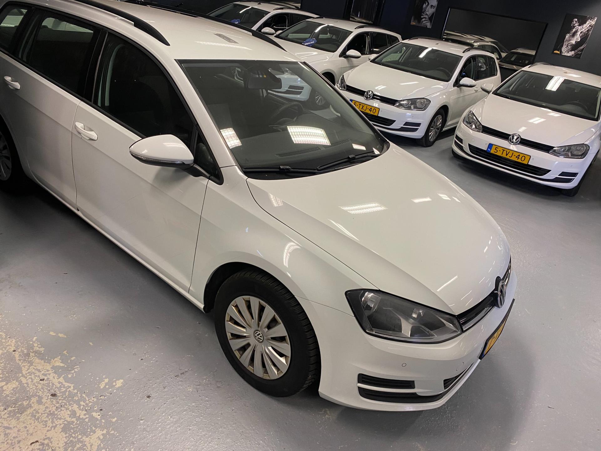 volkswagen-golf-variant-image5.jpg