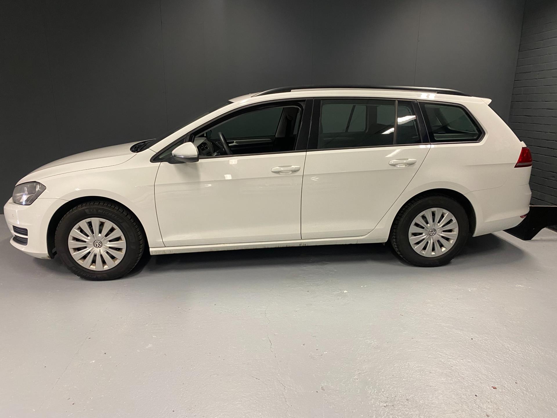 volkswagen-golf-variant-image9.jpg