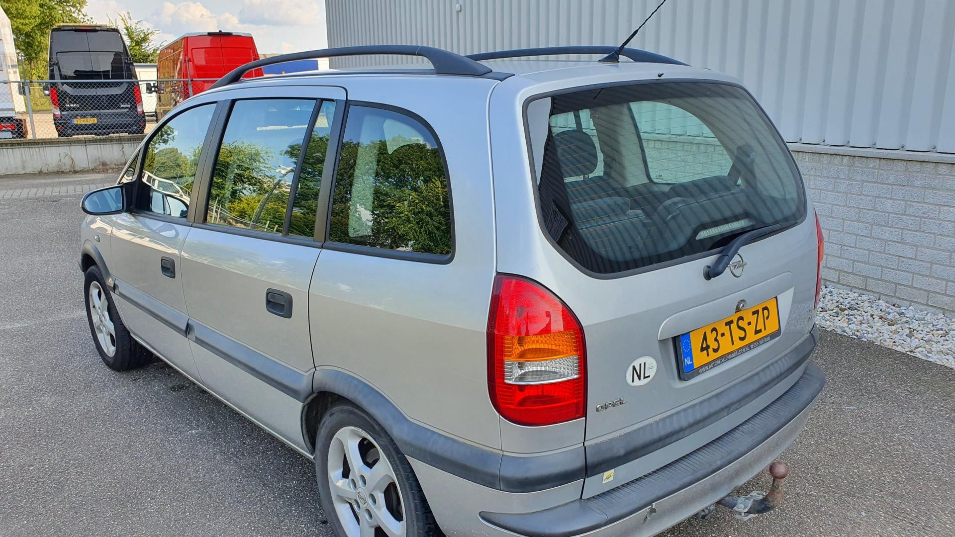 opel-zafira-image2.jpg