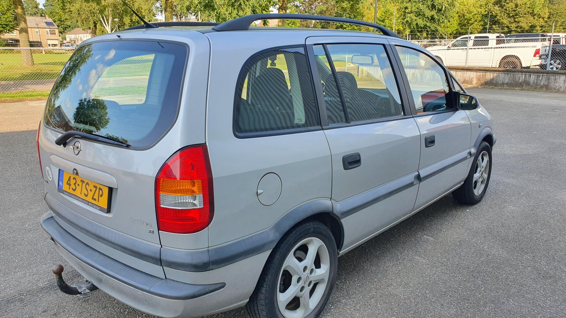 opel-zafira-image3.jpg