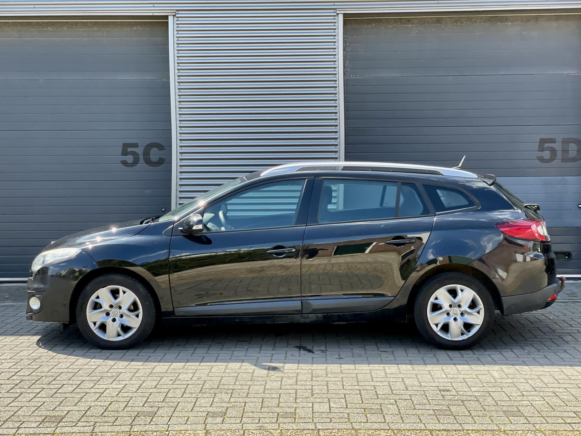 renault-megane-estate-image2.jpg