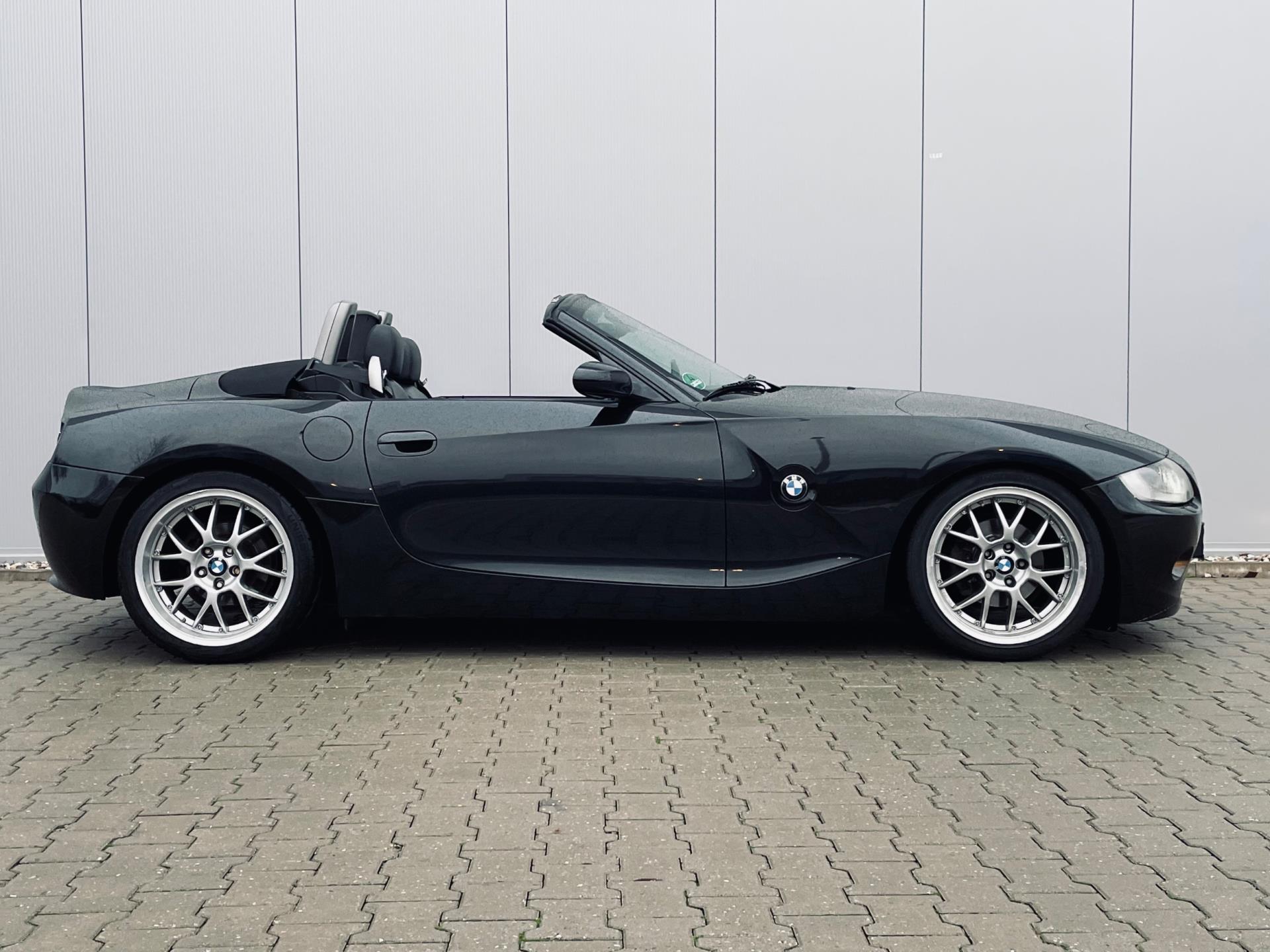 bmw-z4-image6.jpg