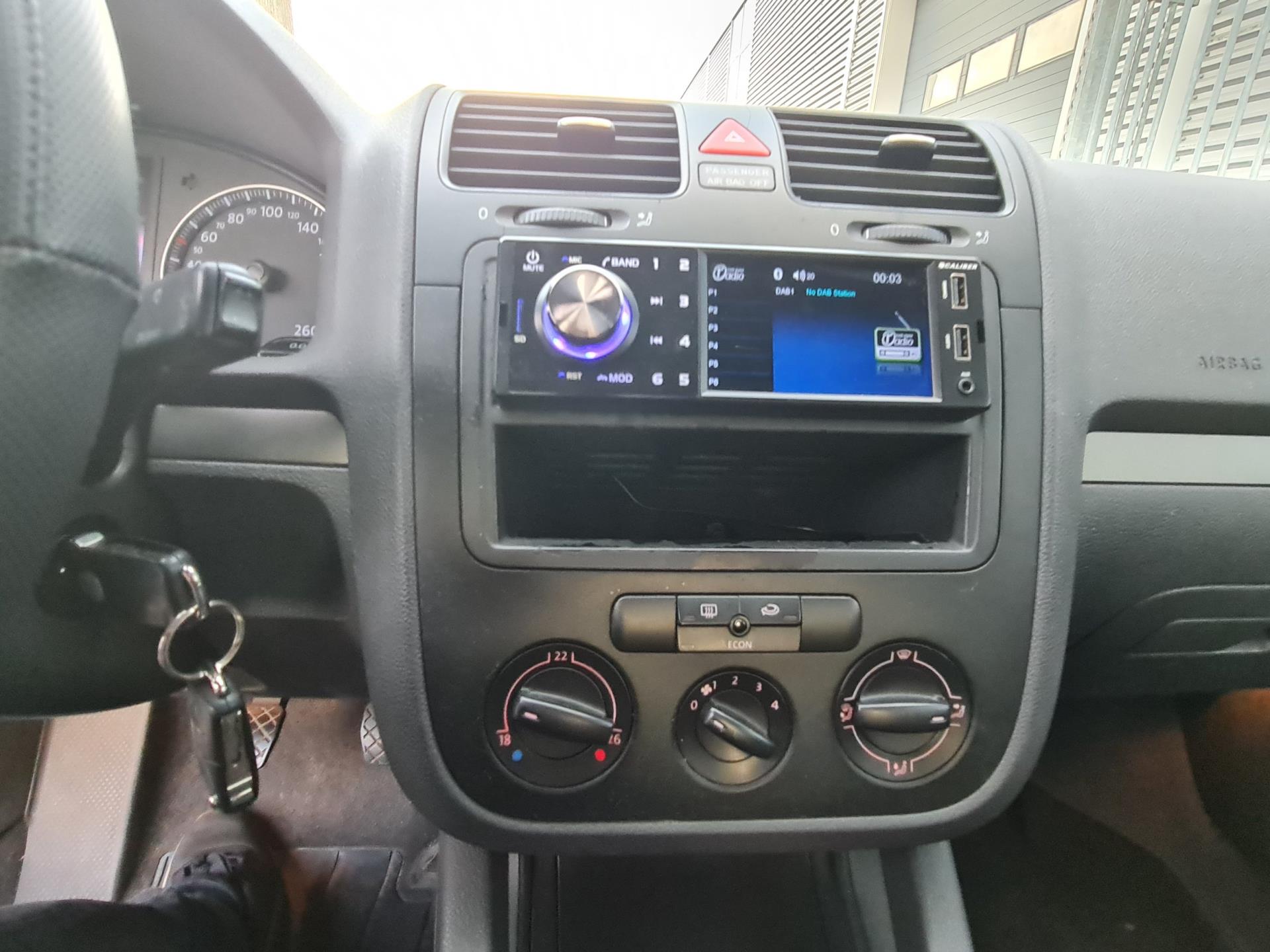 volkswagen-golf-image10.jpg
