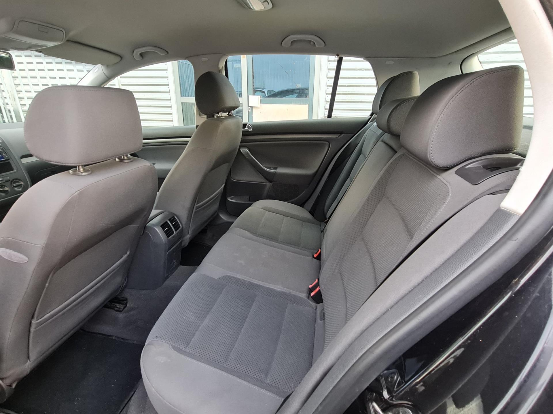 volkswagen-golf-image8.jpg
