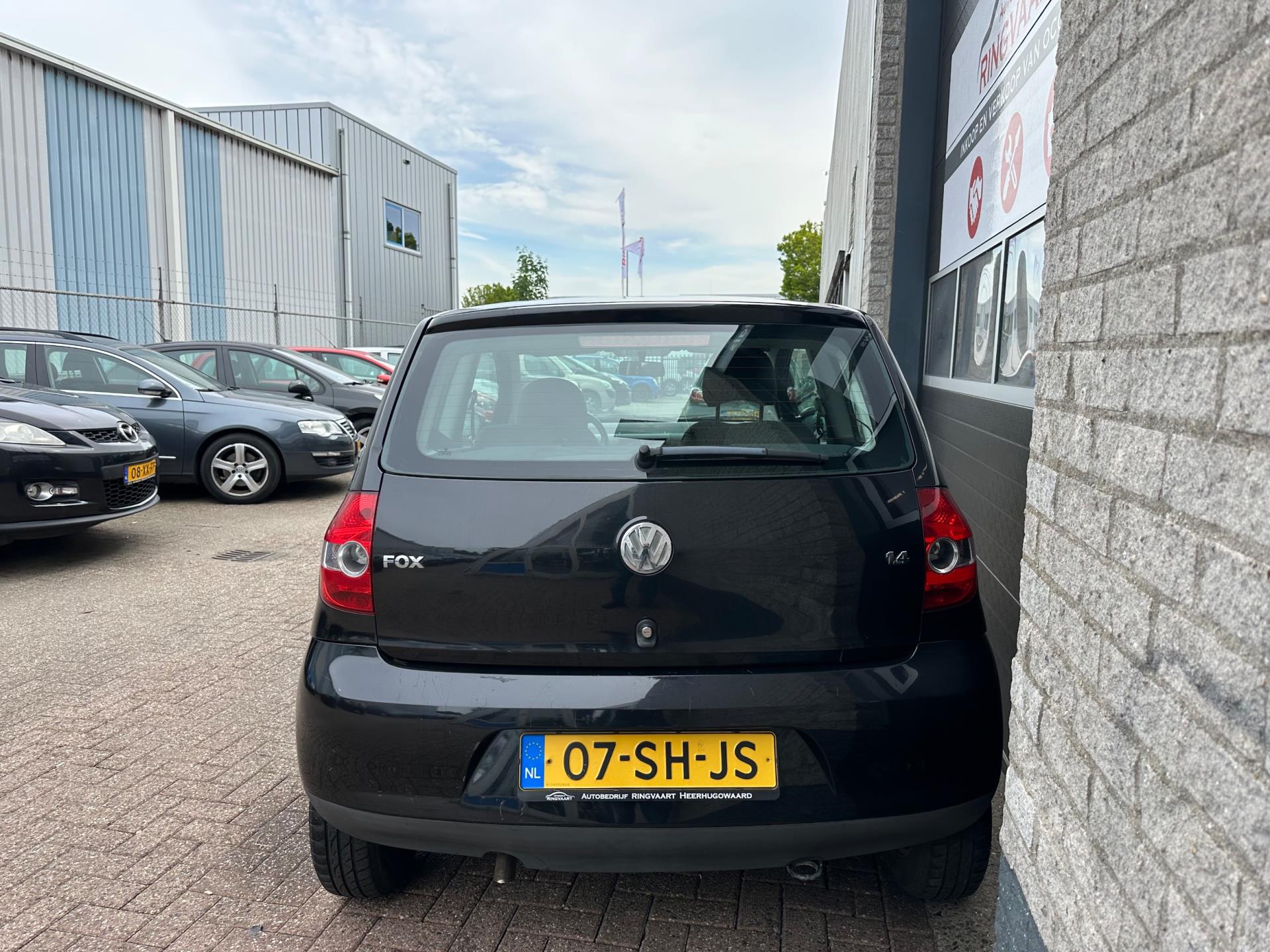 volkswagen-fox-image6.jpg