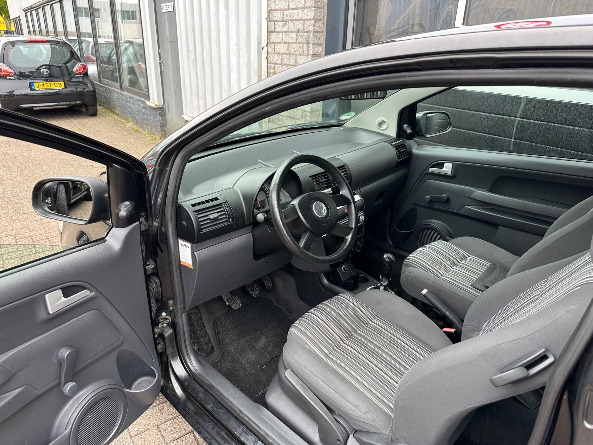 volkswagen-fox-image7.jpg