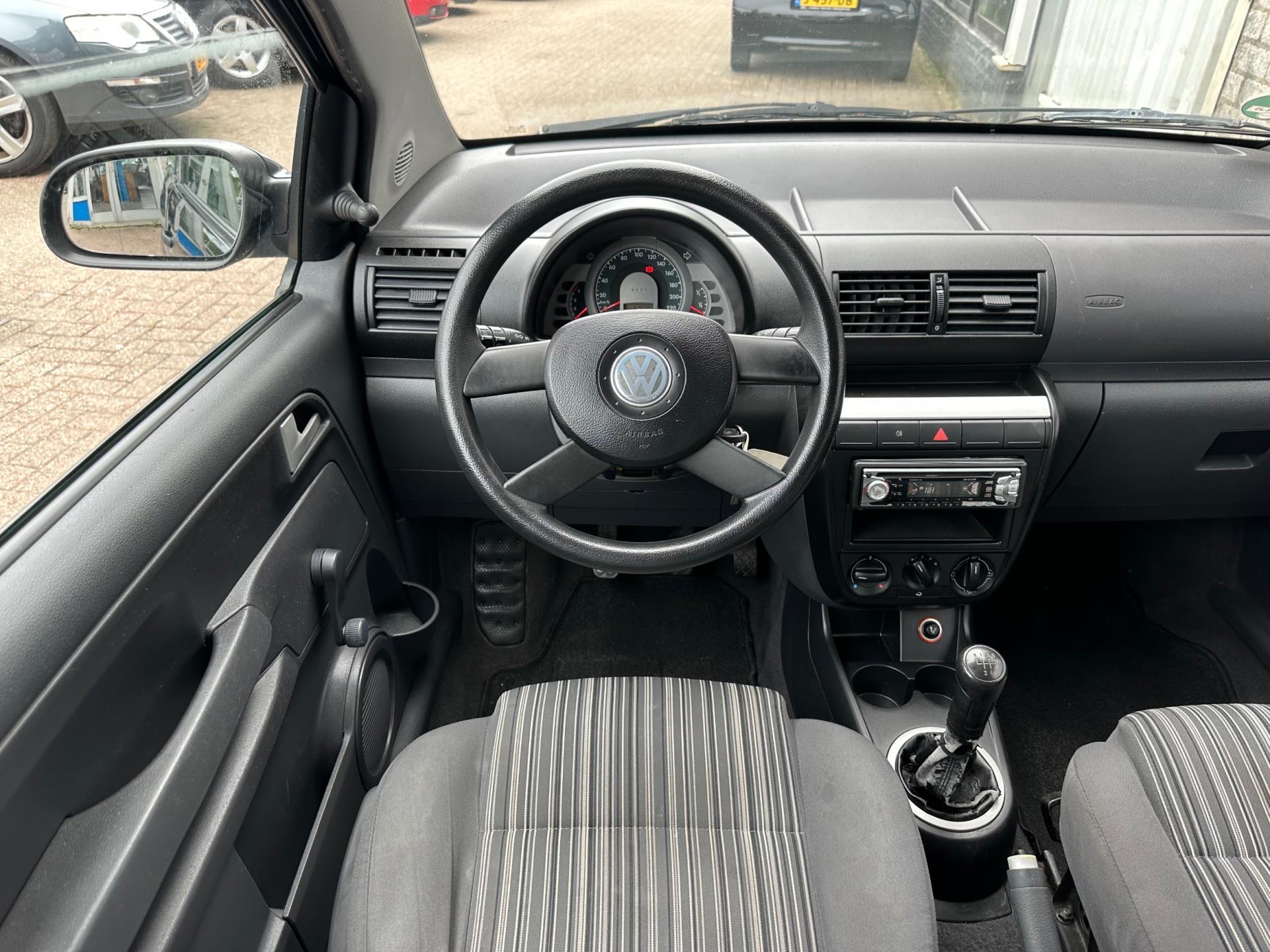 volkswagen-fox-image8.jpg