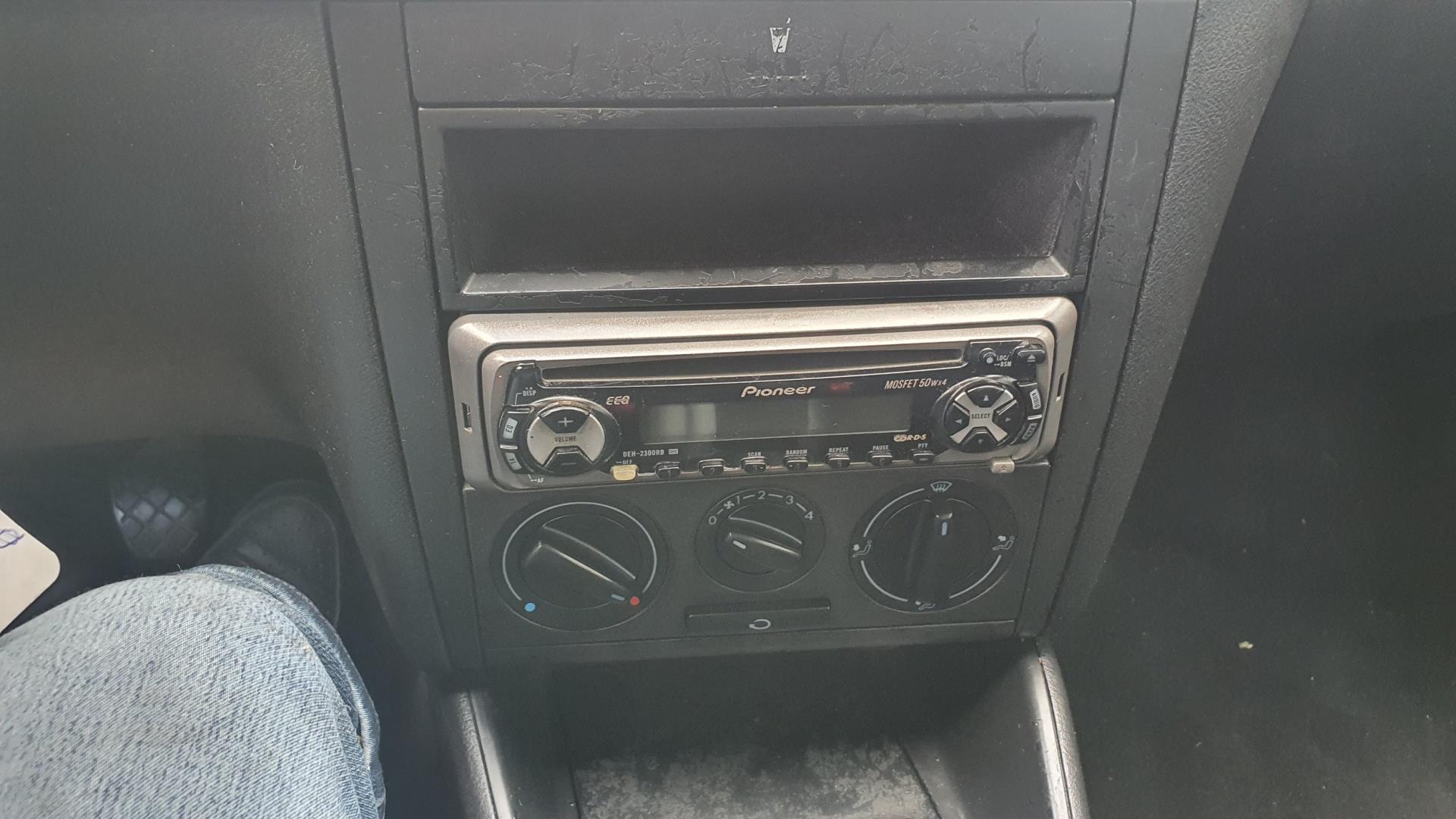 volkswagen-bora-image7.jpg