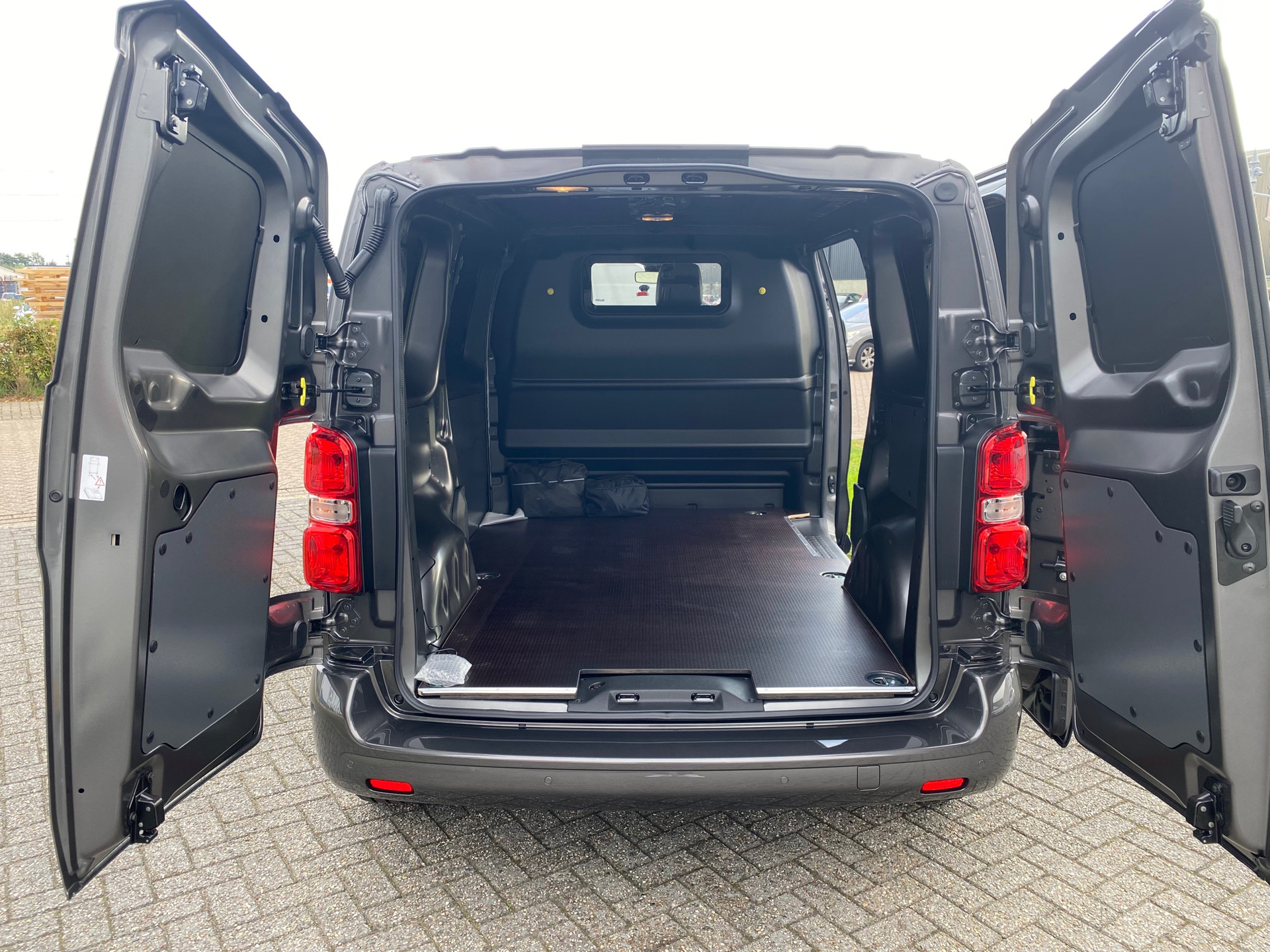 peugeot-expert-image10.jpg