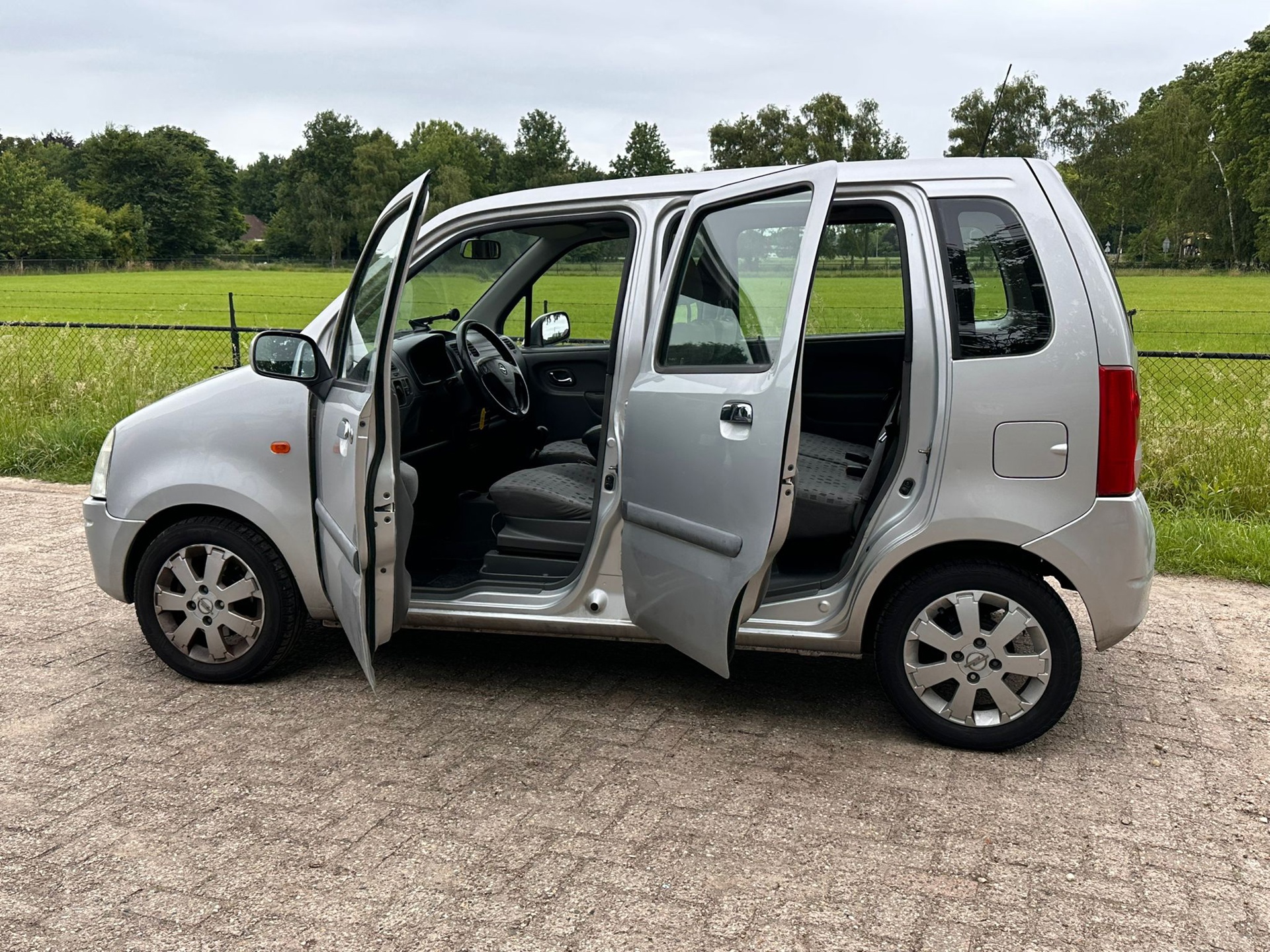 opel-agila-image3.jpg