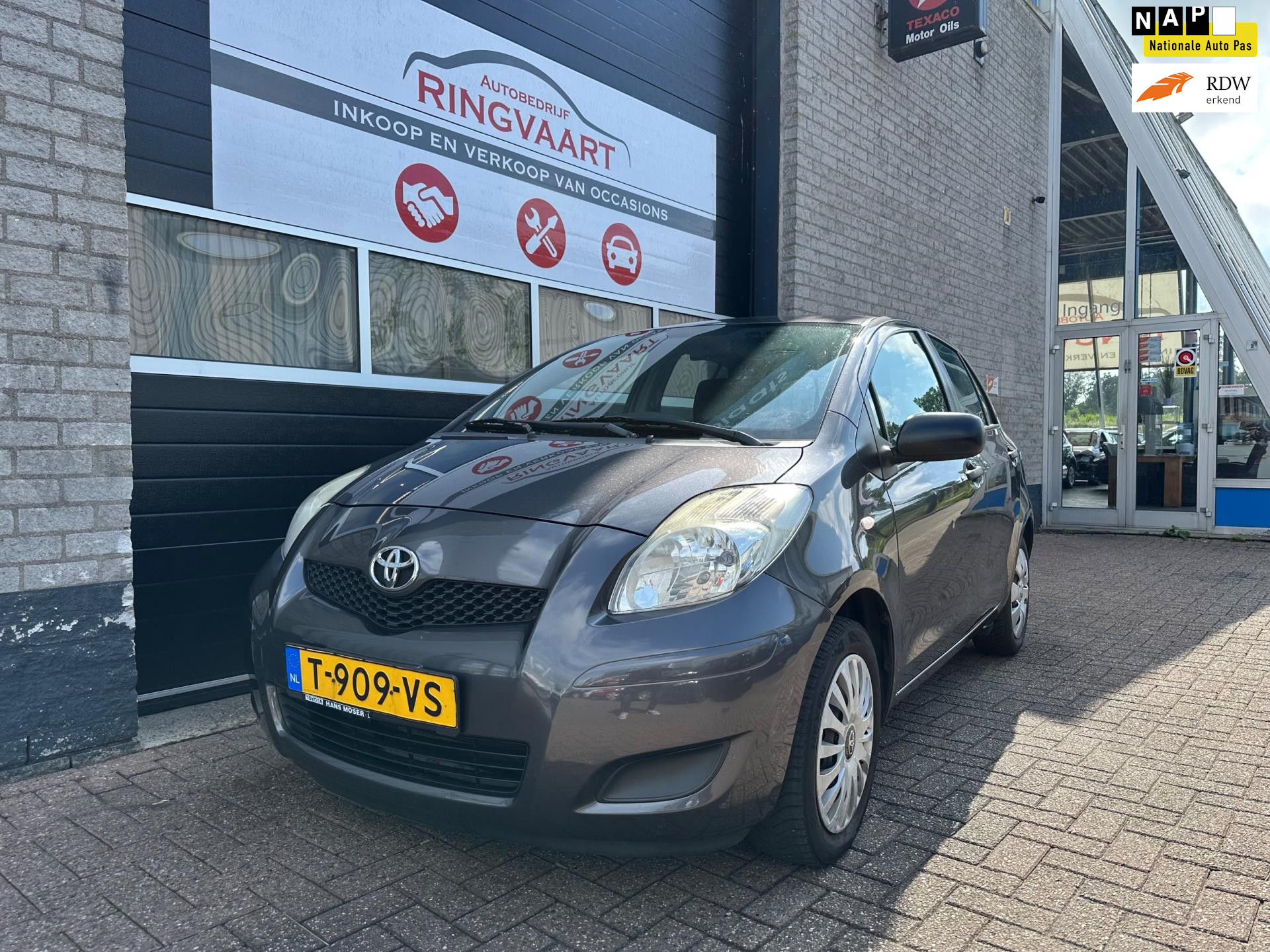 813438111/toyota-yaris-image1.jpg