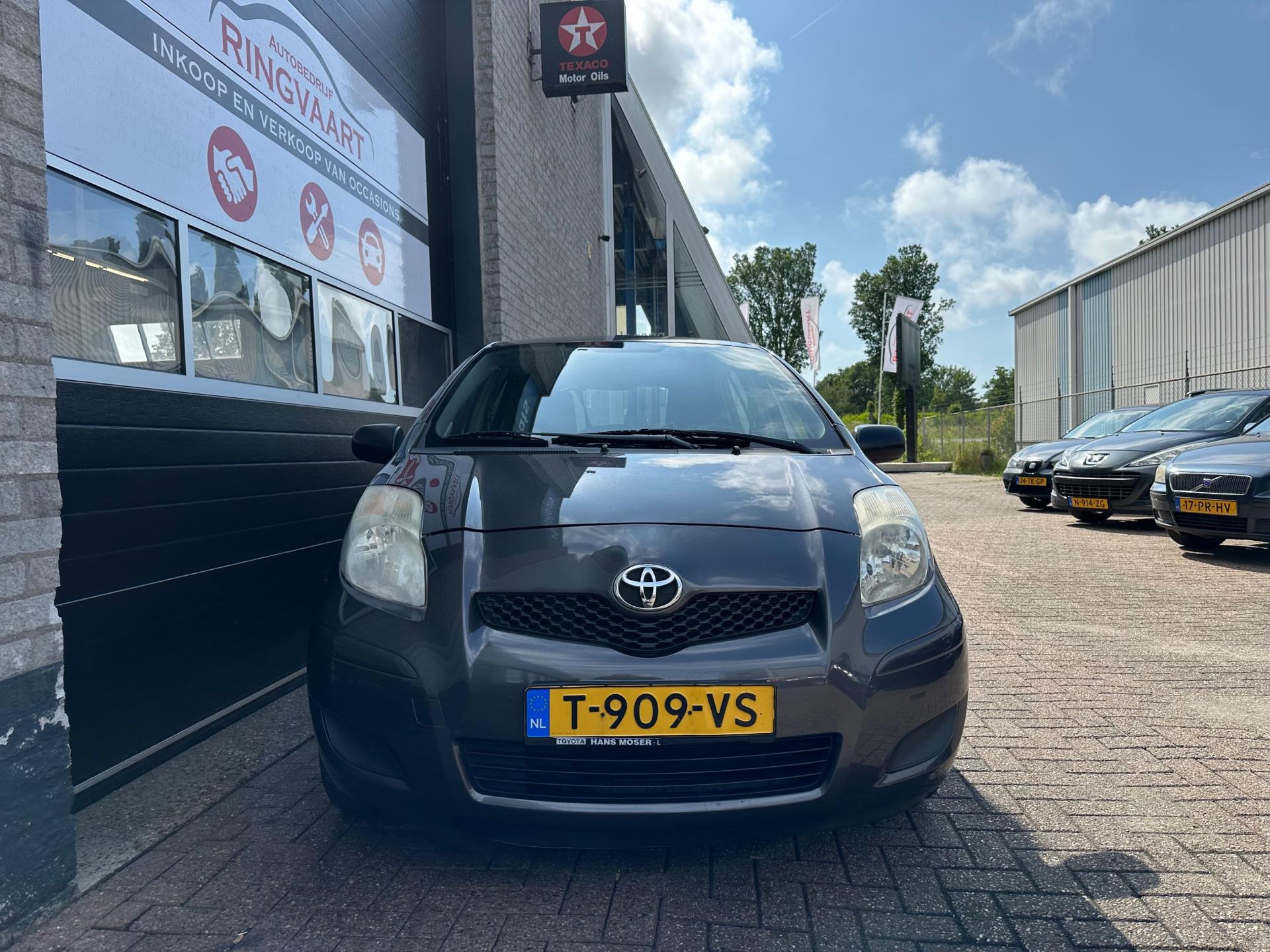 toyota-yaris-image2.jpg