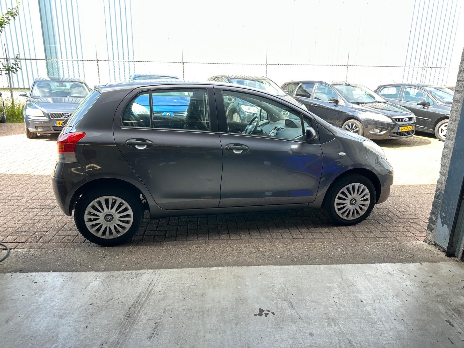toyota-yaris-image5.jpg