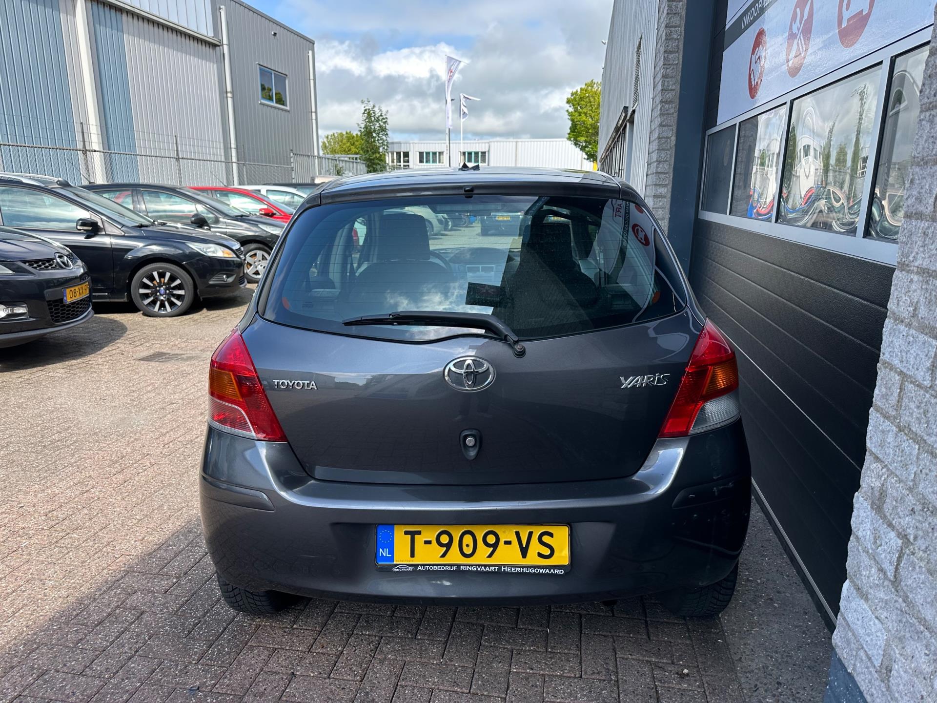 toyota-yaris-image6.jpg
