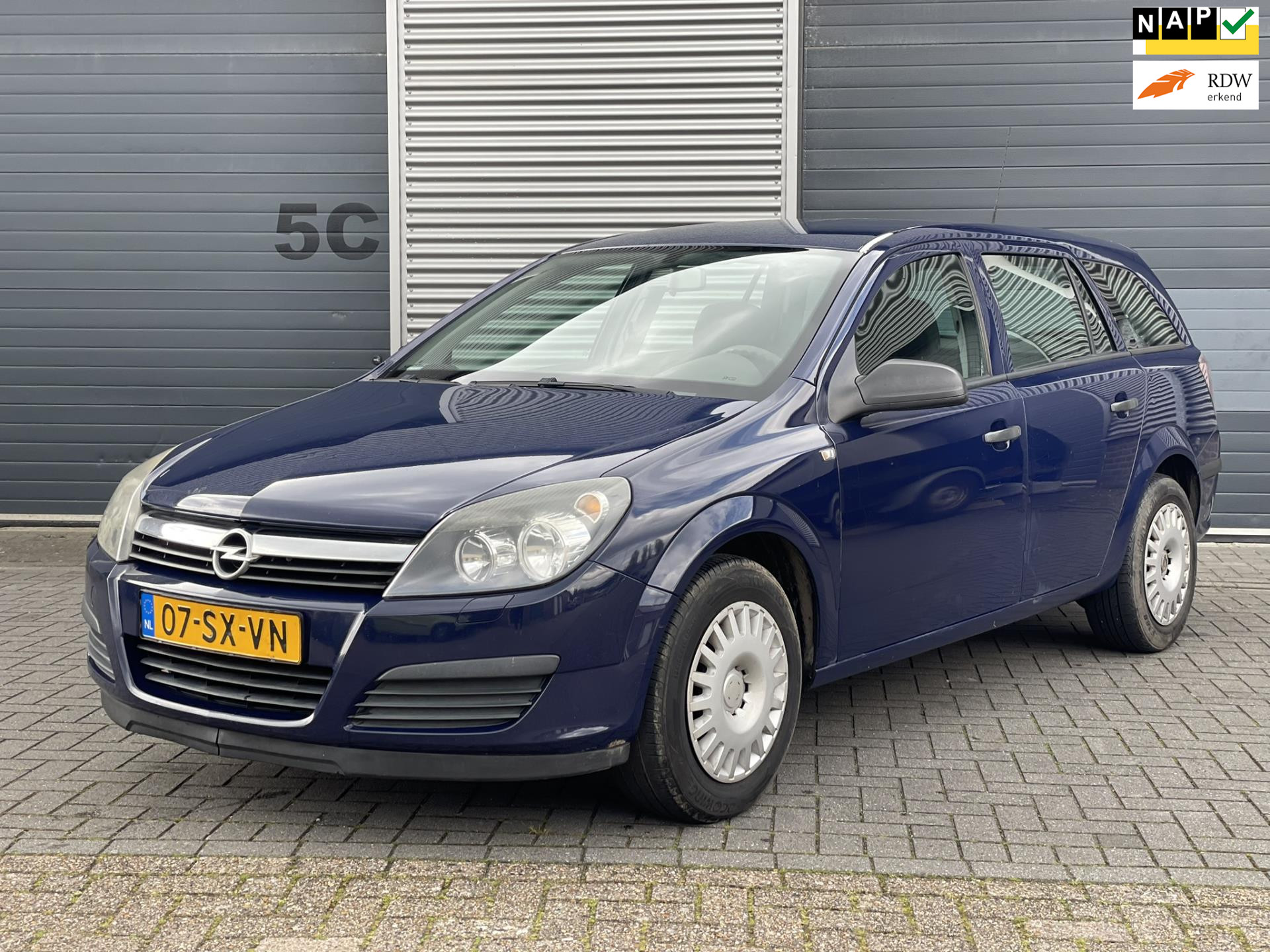 817327741/opel-astra-image1.jpg