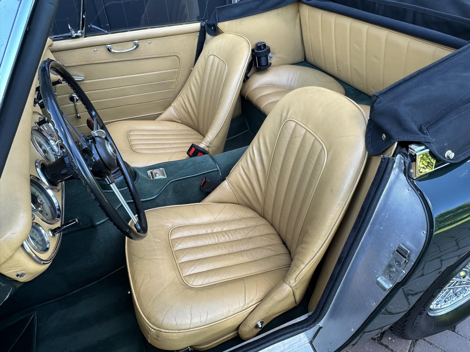 austin-healey-3000-mkii-a-cabriolet-image6.jpg