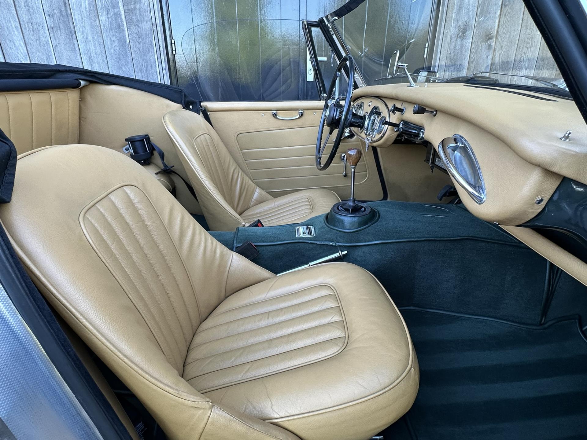 austin-healey-3000-mkii-a-cabriolet-image9.jpg
