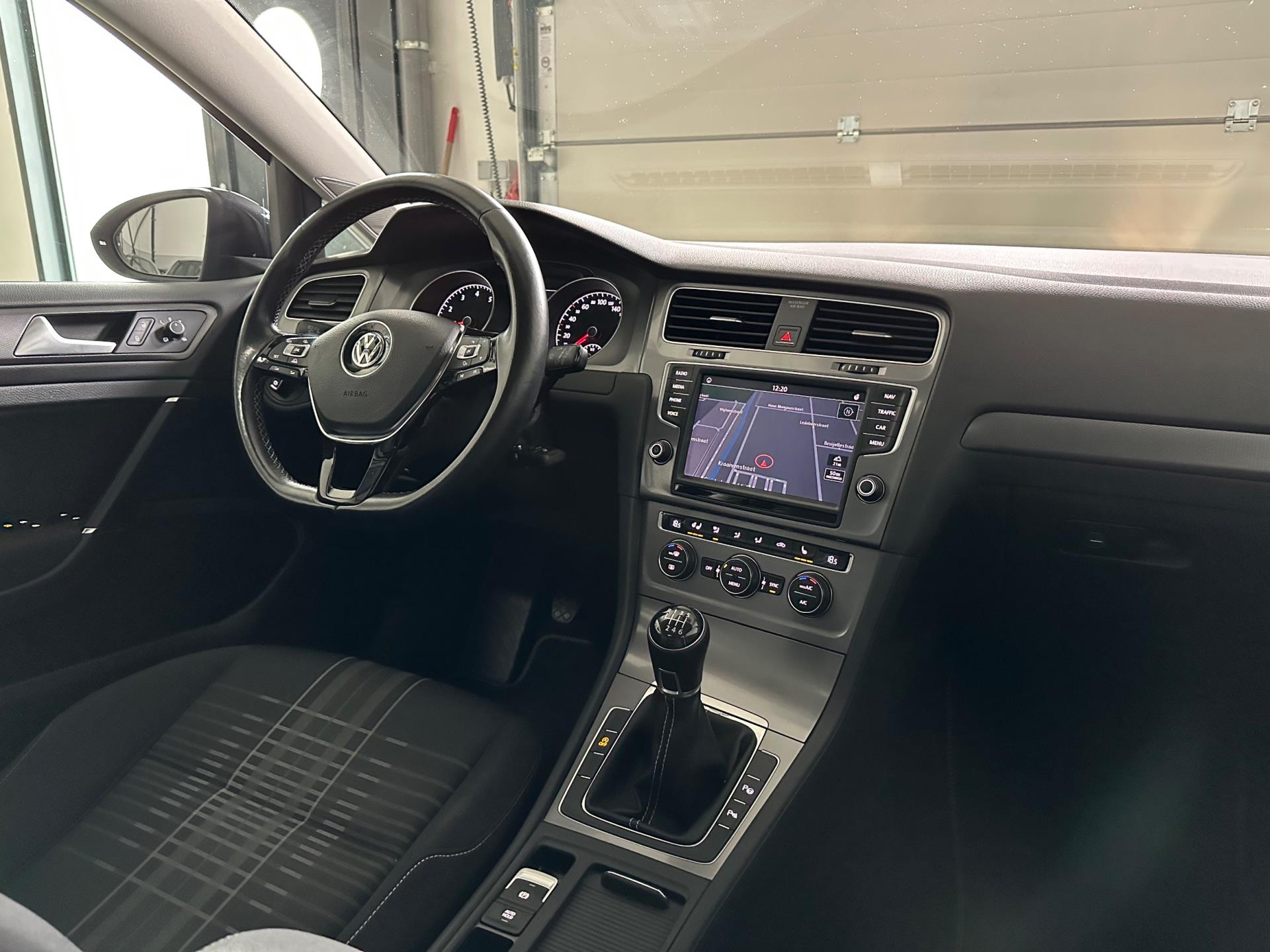 volkswagen-golf-image8.jpg