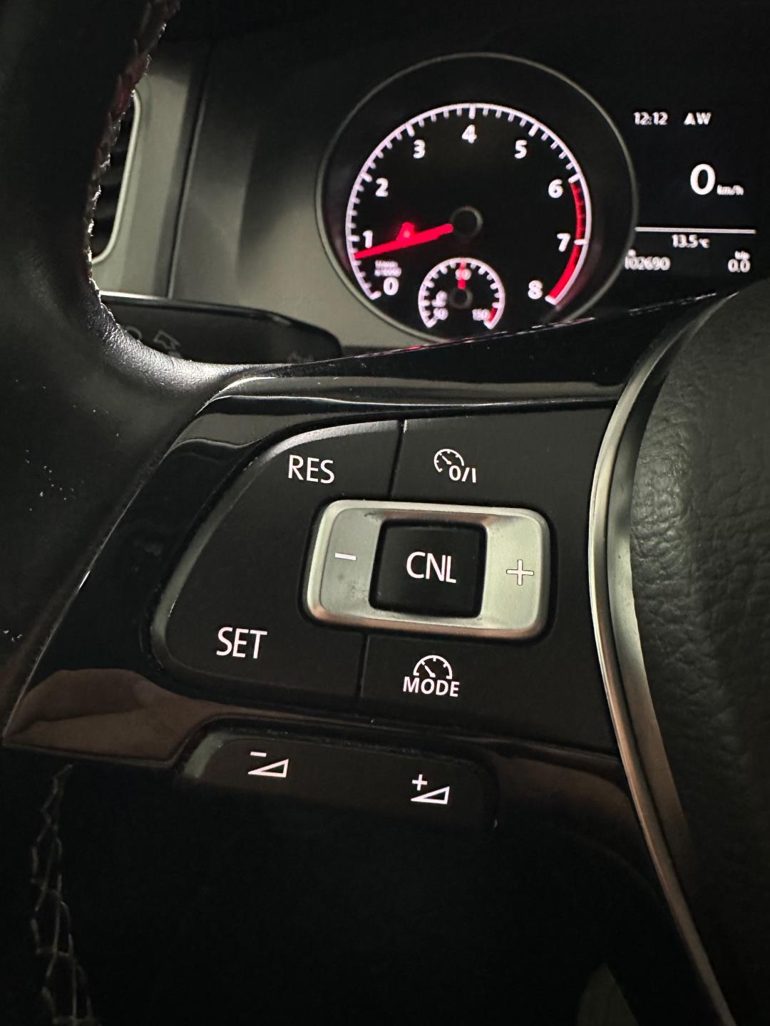 volkswagen-golf-image9.jpg