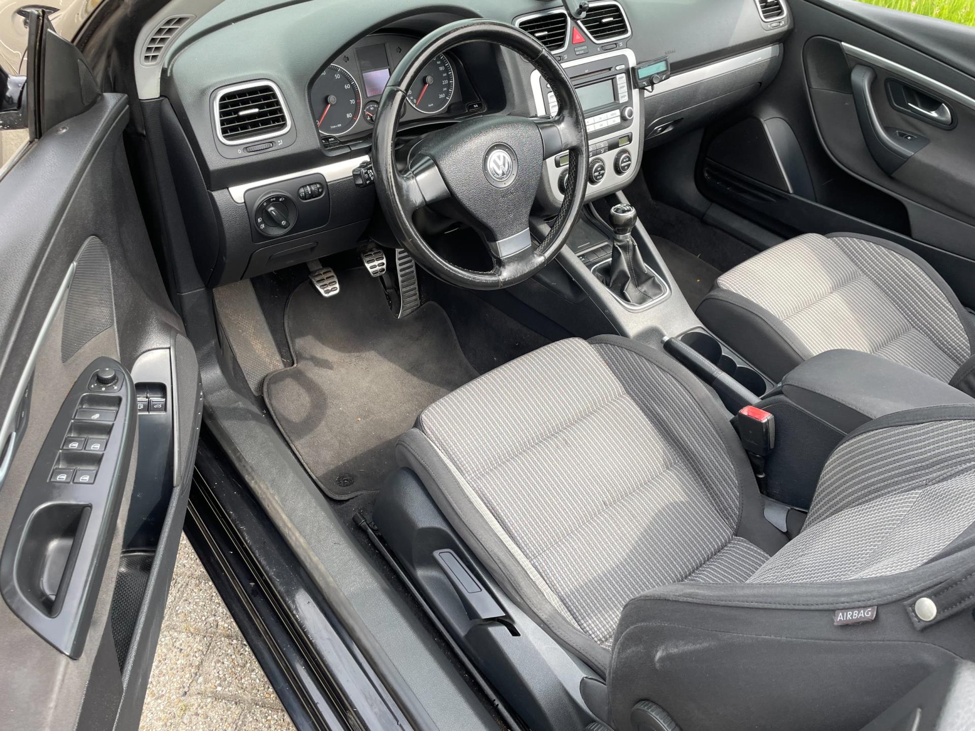 volkswagen-eos-image7.jpg