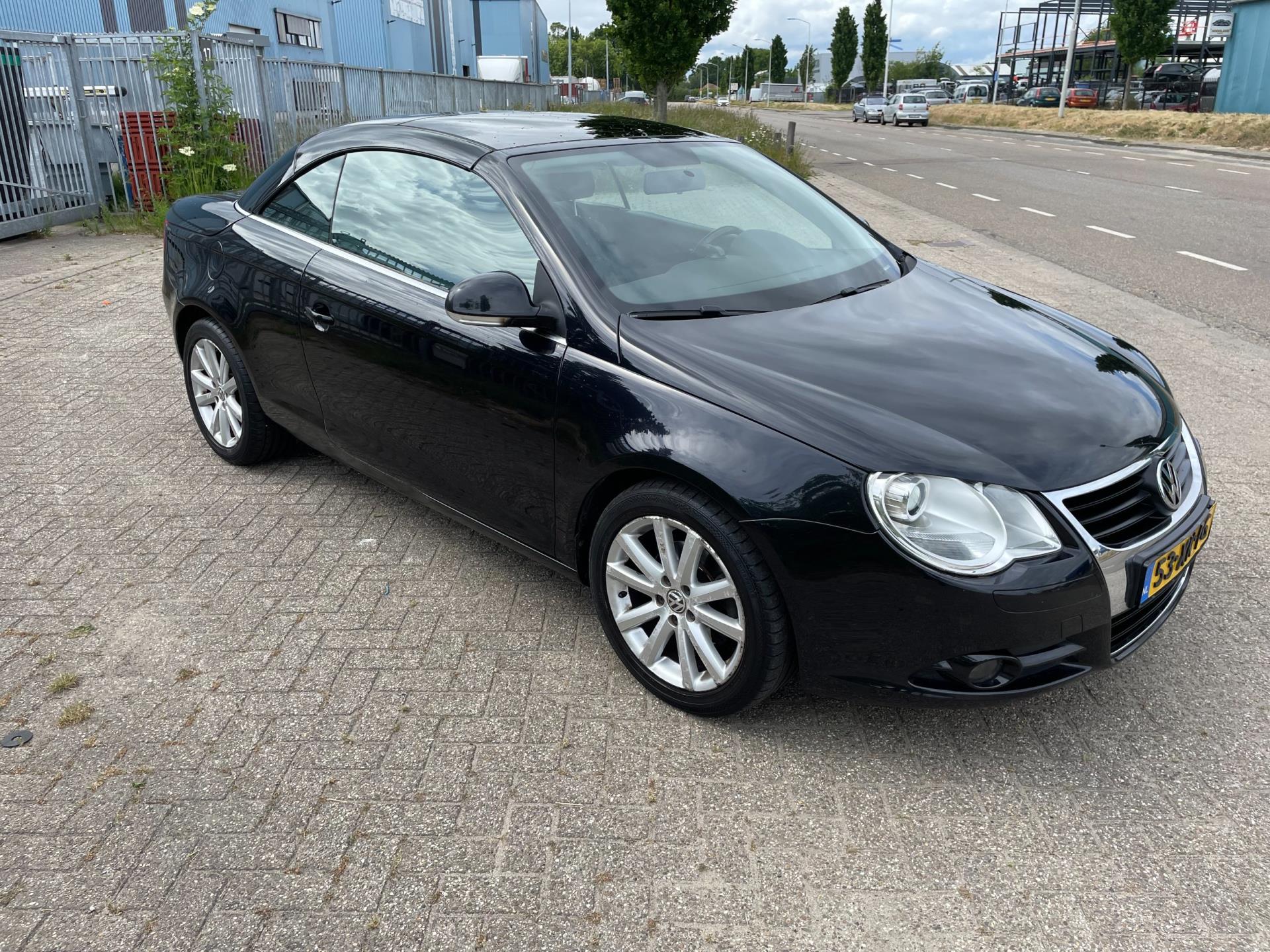 volkswagen-eos-image9.jpg