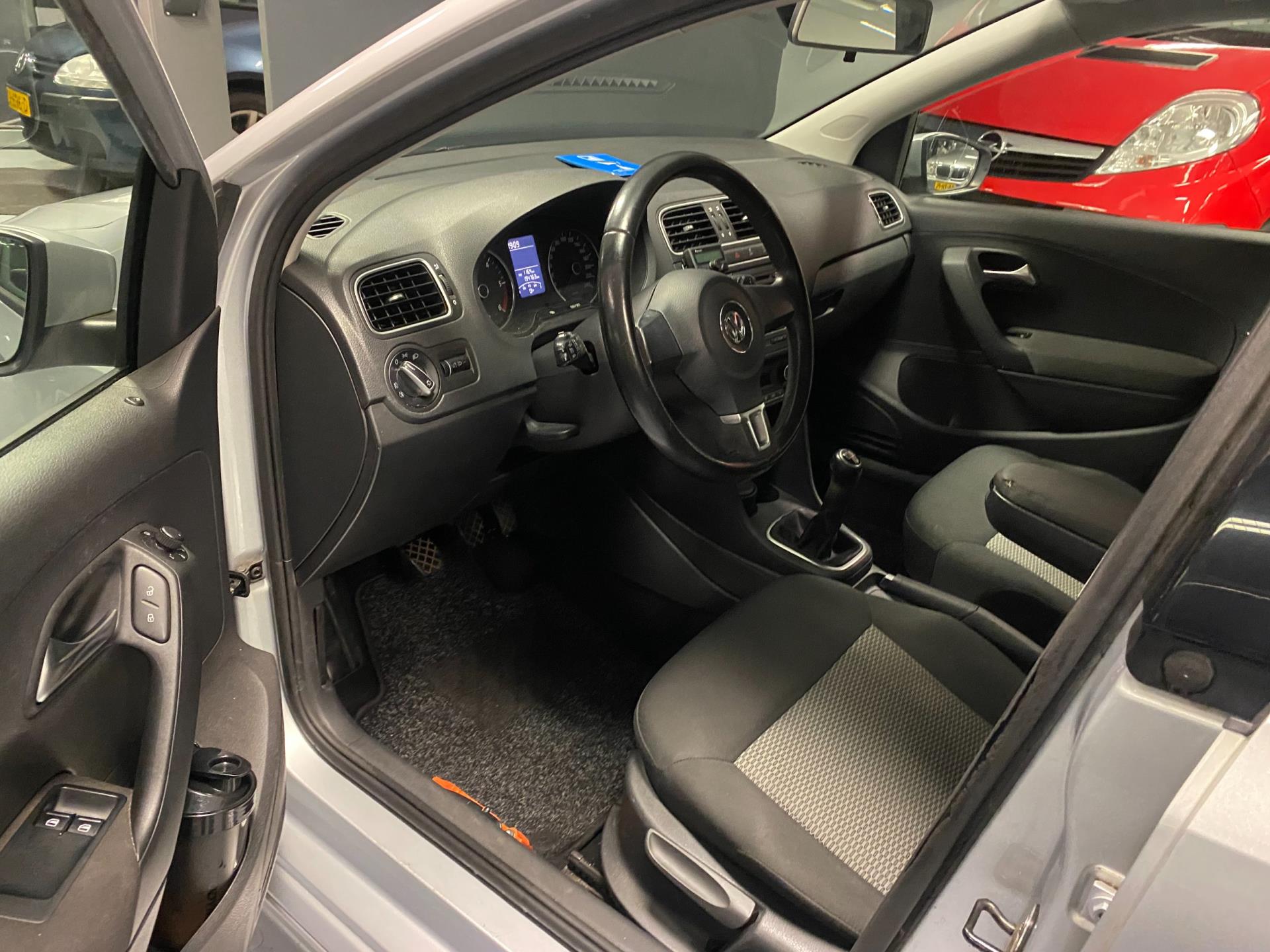 volkswagen-polo-image7.jpg