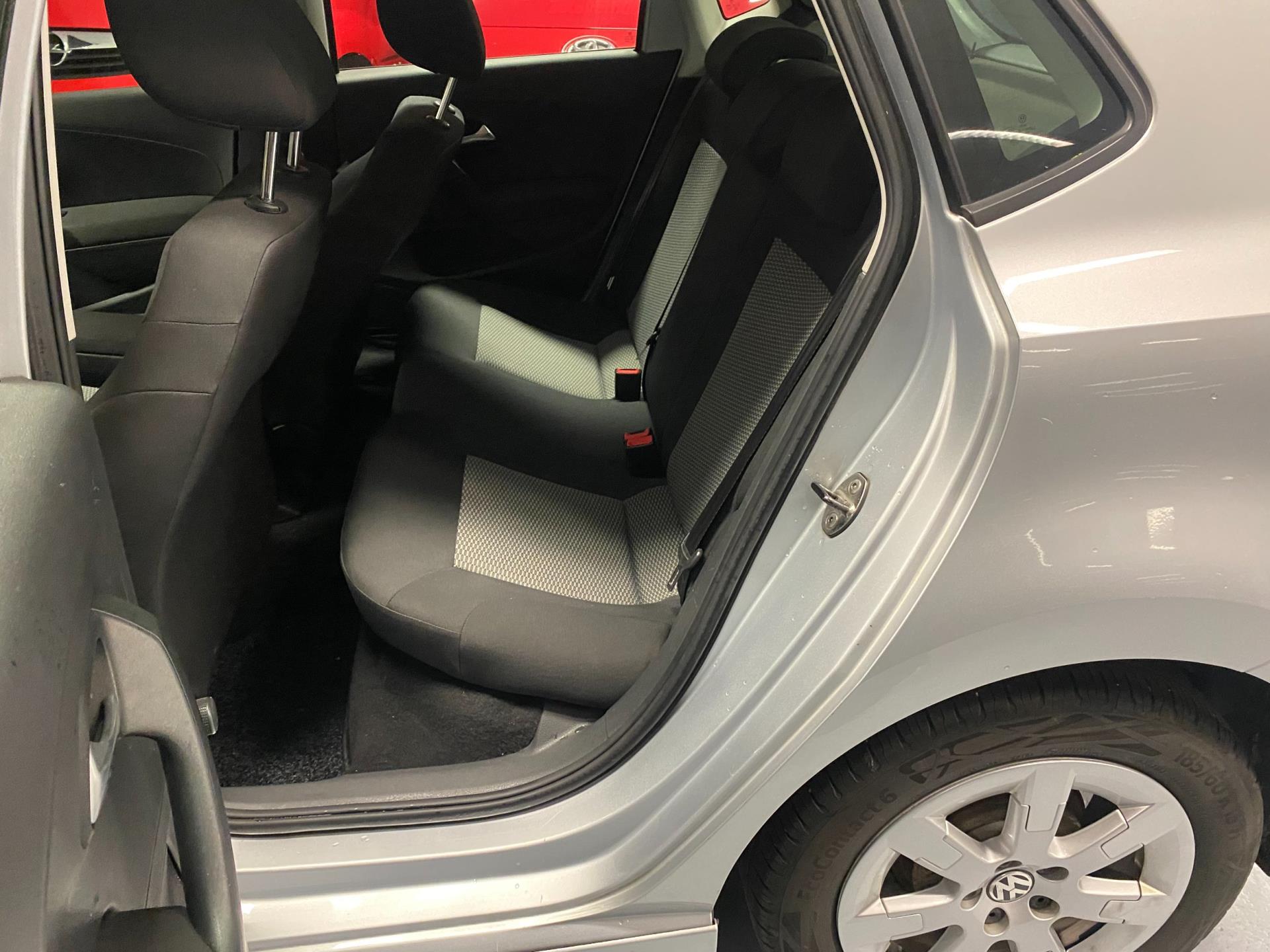 volkswagen-polo-image9.jpg
