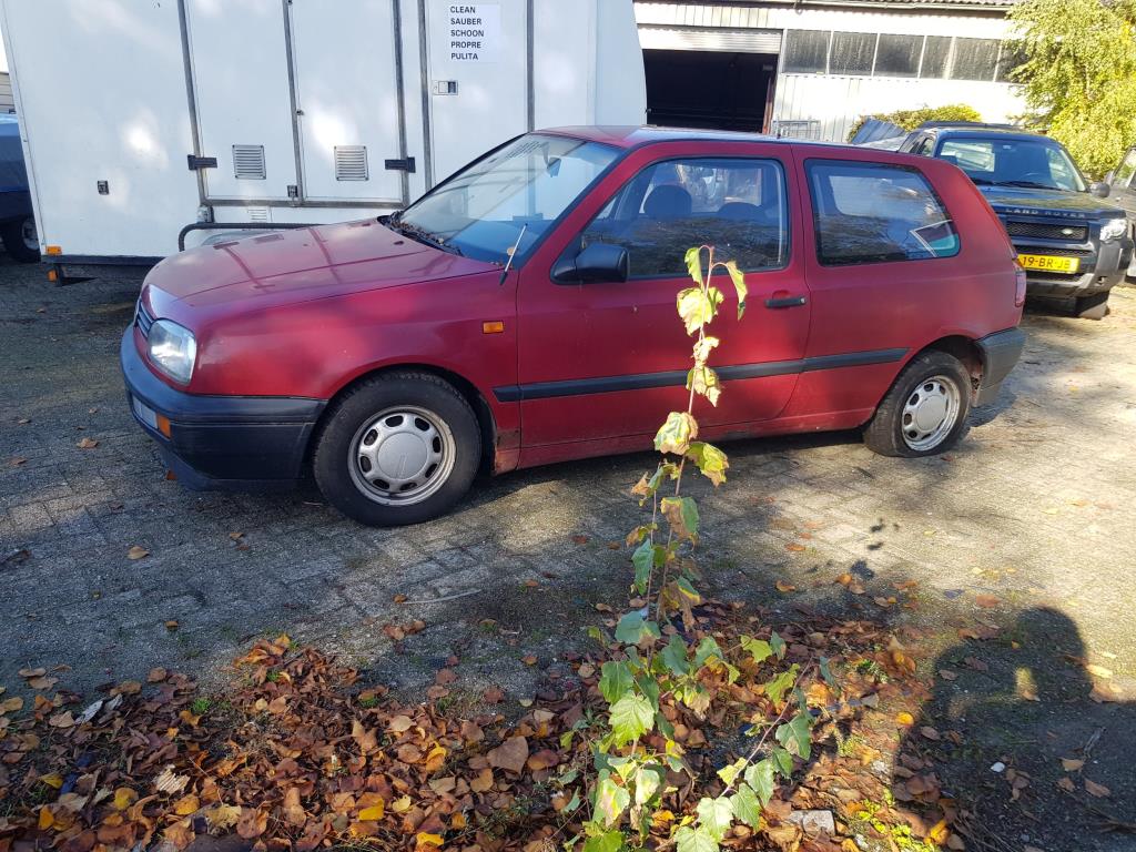 830571075/volkswagen-golf-image1.jpg