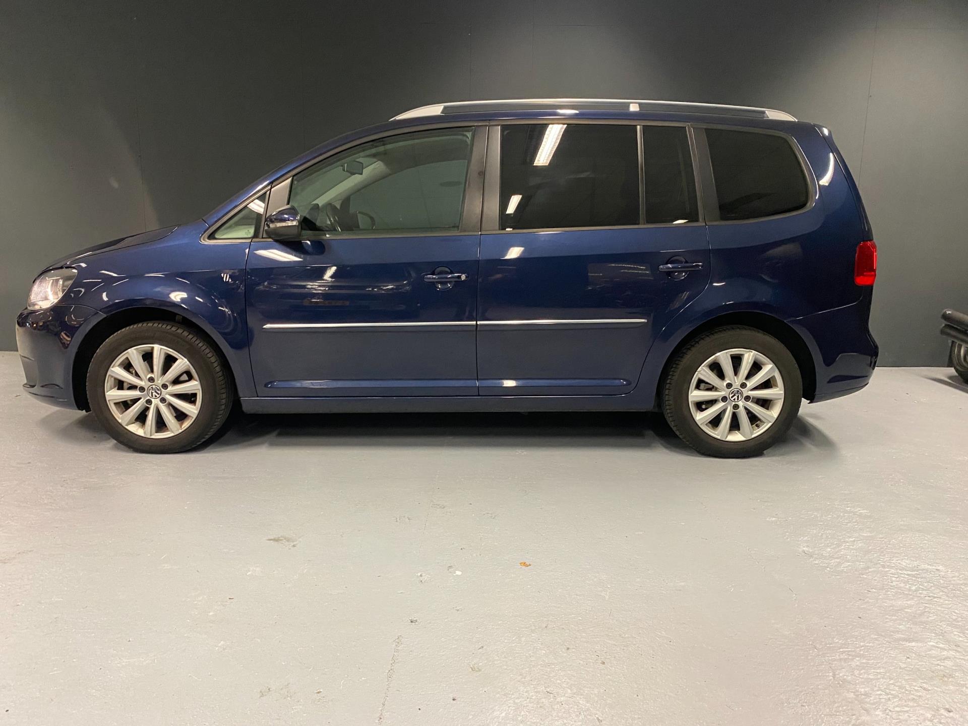 volkswagen-touran-image3.jpg