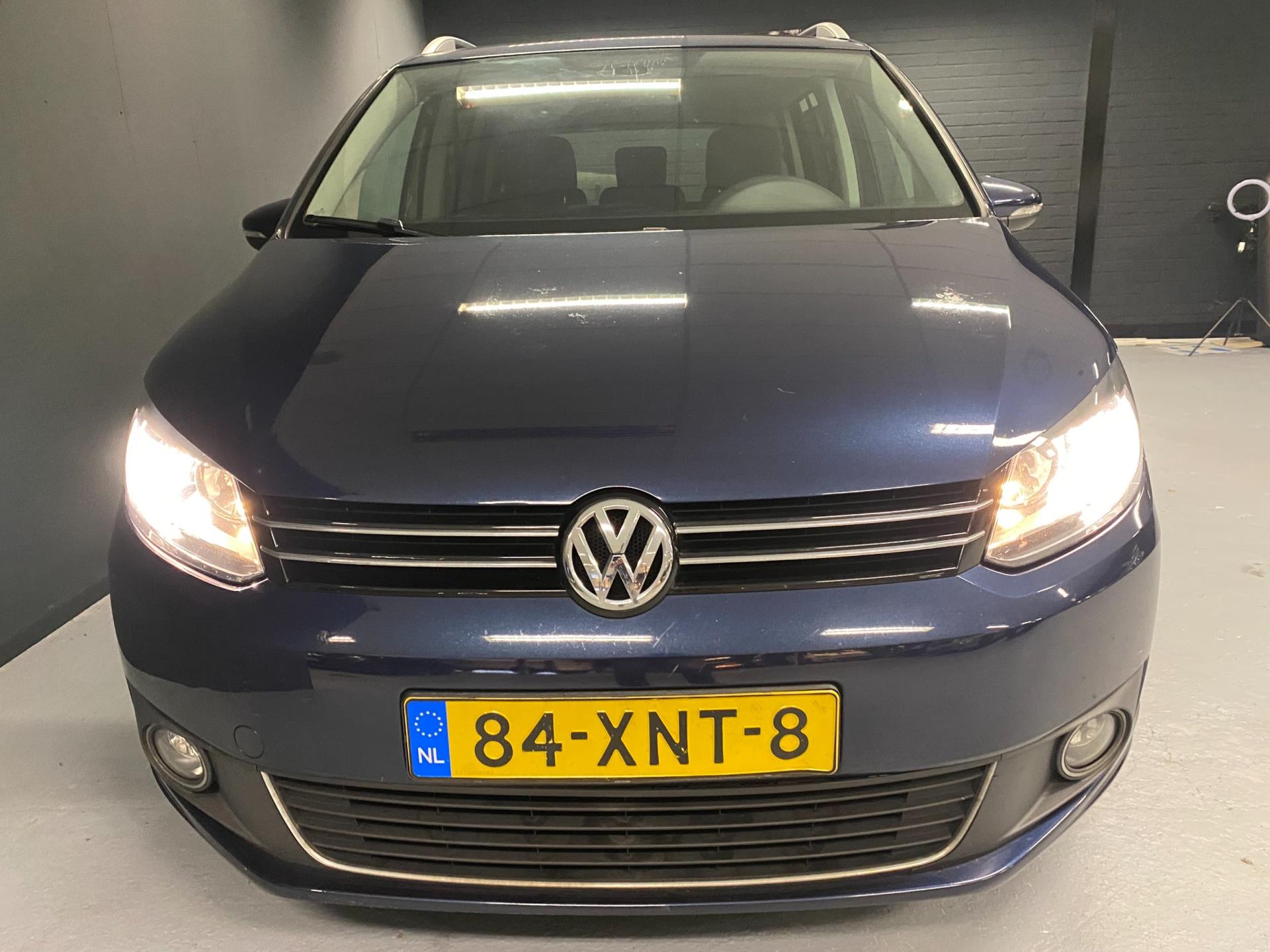 volkswagen-touran-image5.jpg