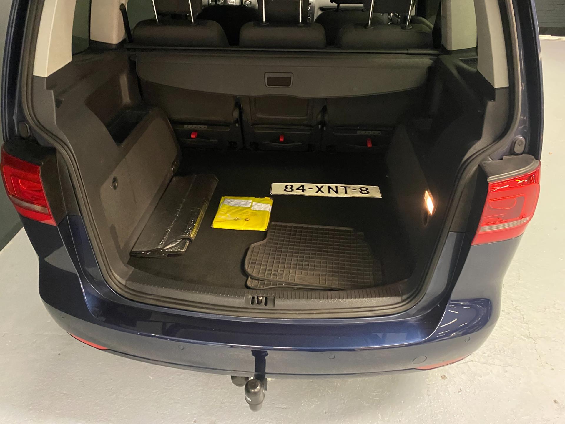 volkswagen-touran-image6.jpg