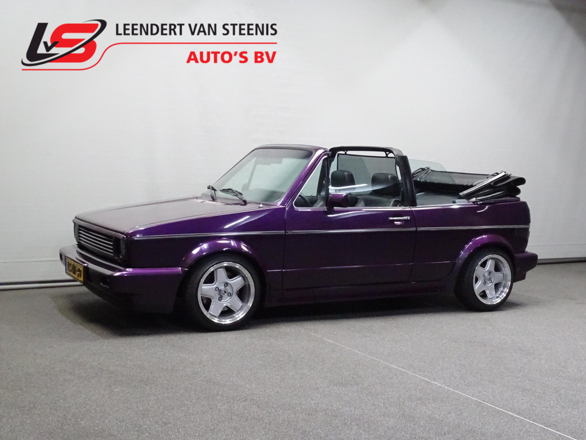 831264189/volkswagen-golf-cabriolet-image1.jpg