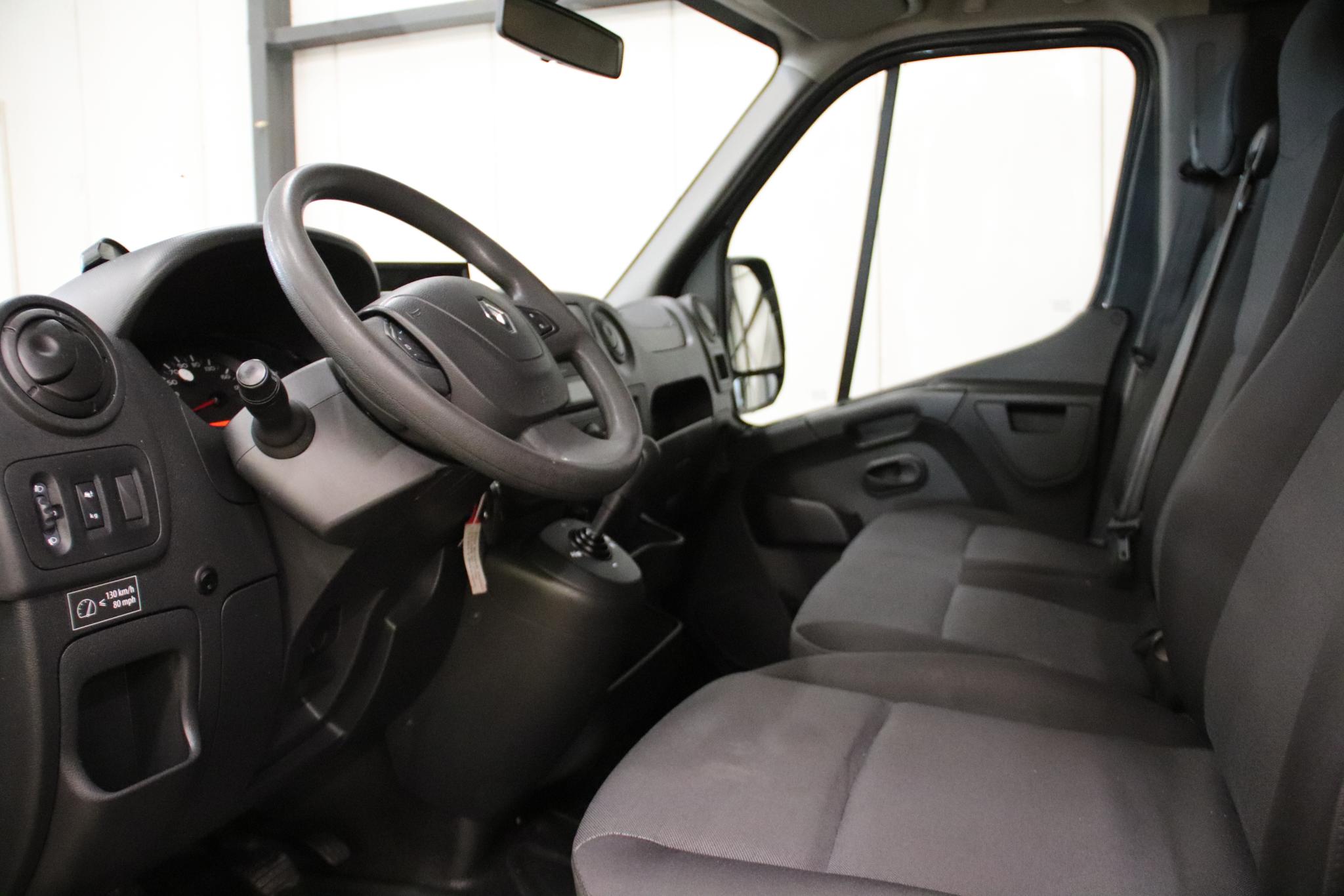 renault-master-image4.jpg