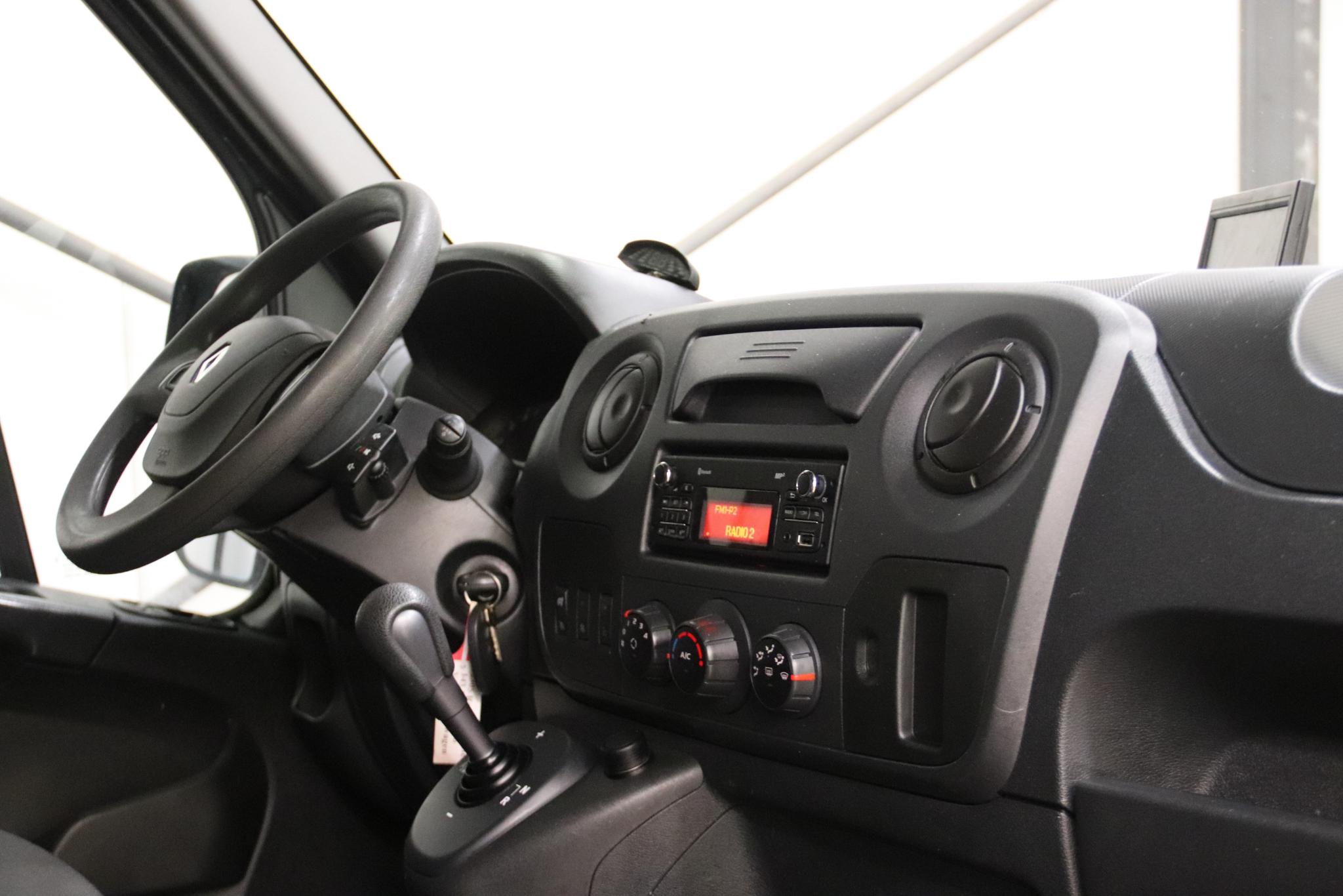 renault-master-image6.jpg