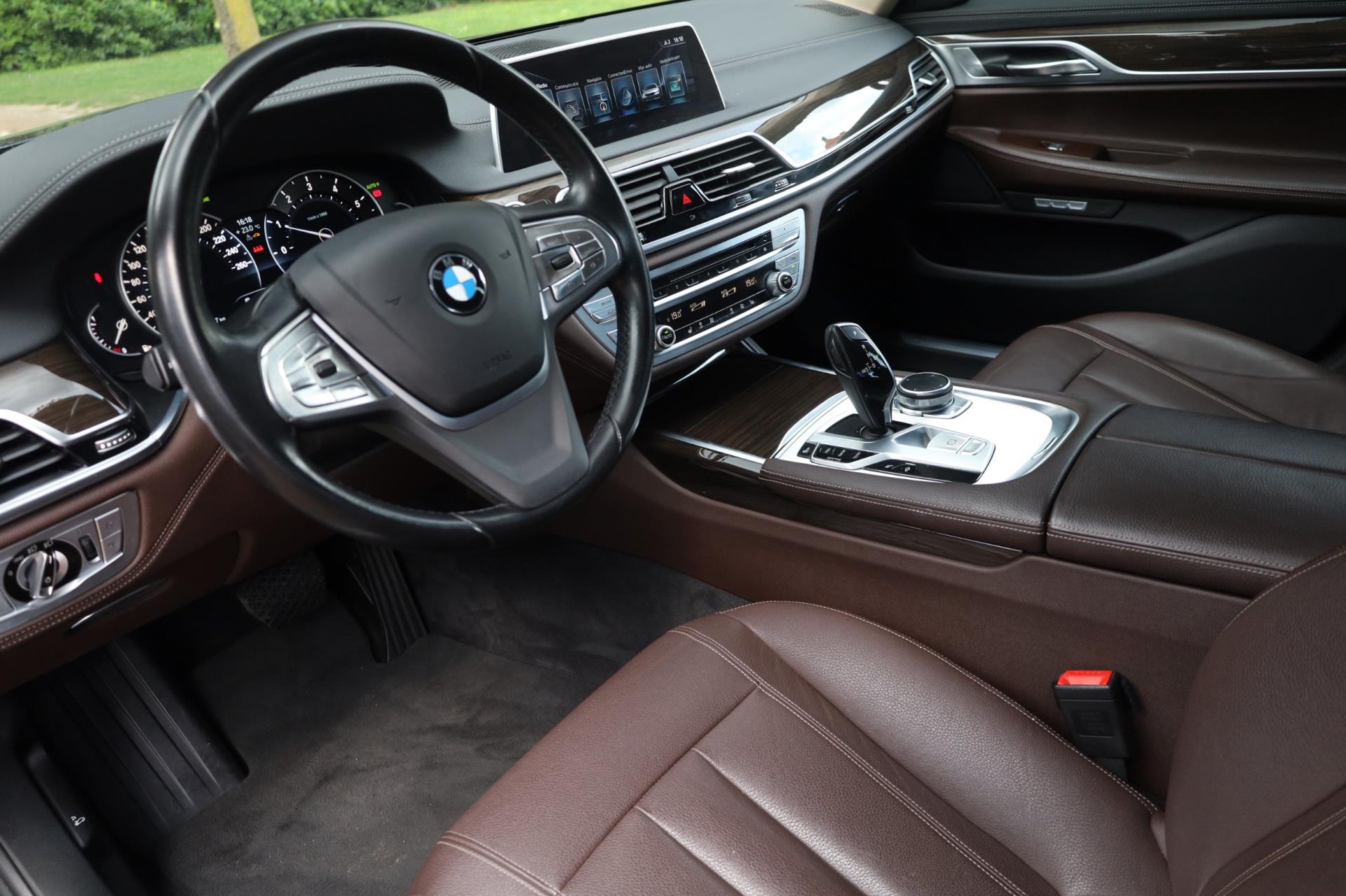bmw-7-serie-image2.jpg