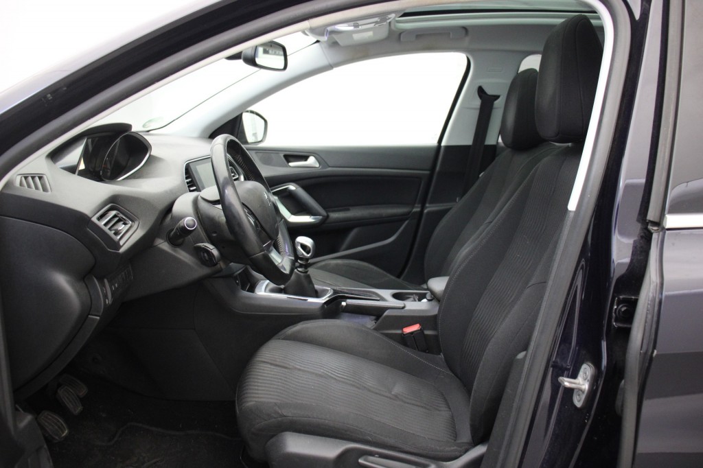 peugeot-308-image4.jpg