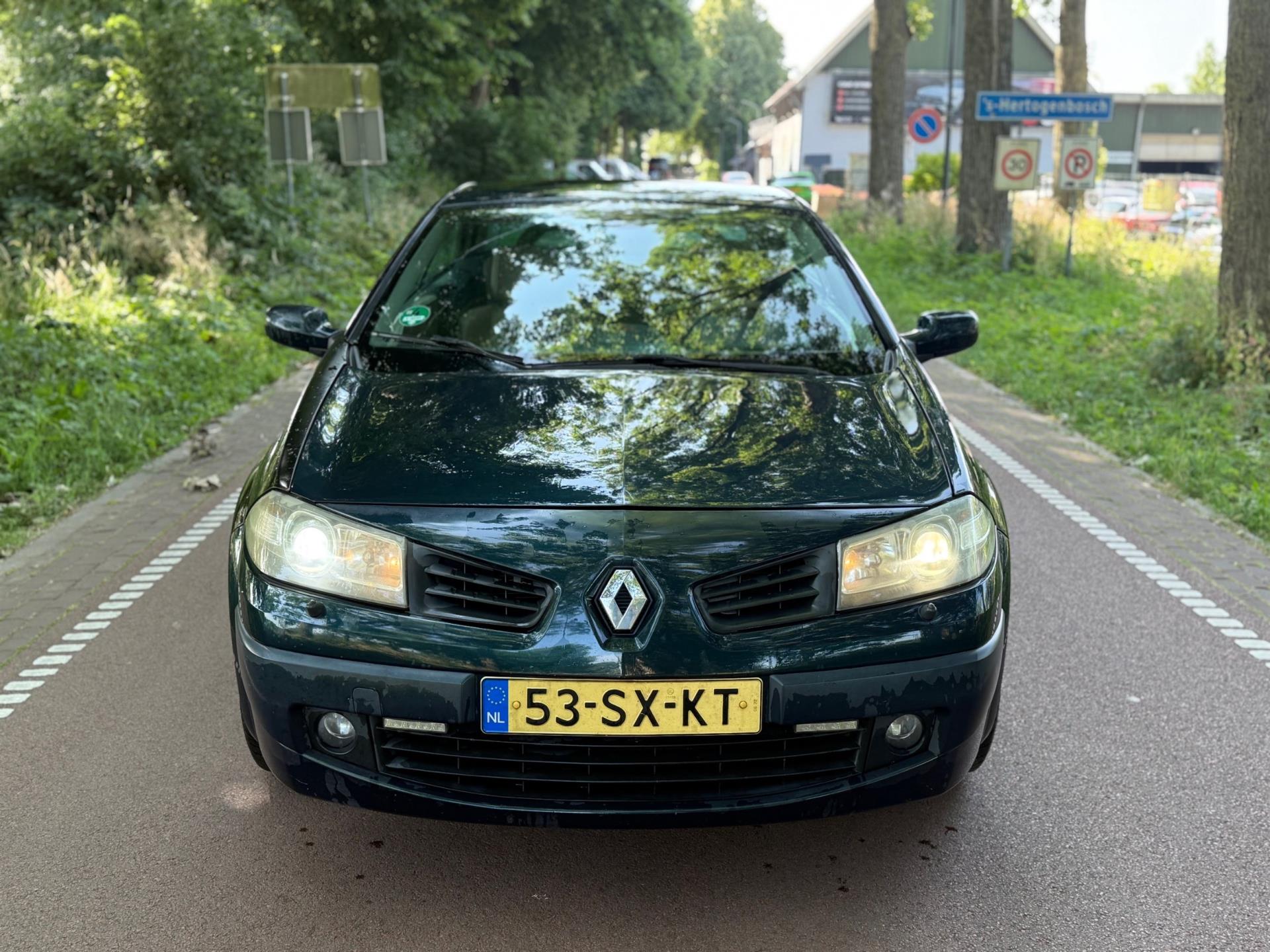 renault-megane-coupe-cabriolet-image2.jpg