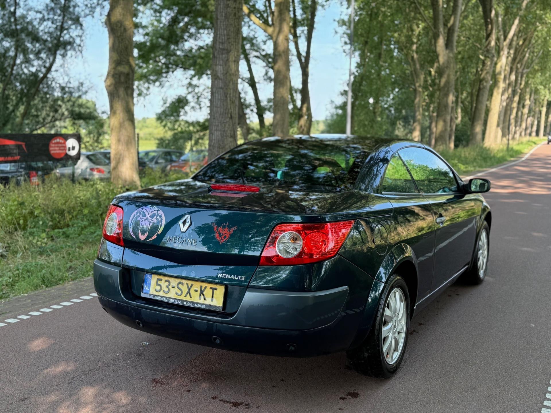 renault-megane-coupe-cabriolet-image4.jpg